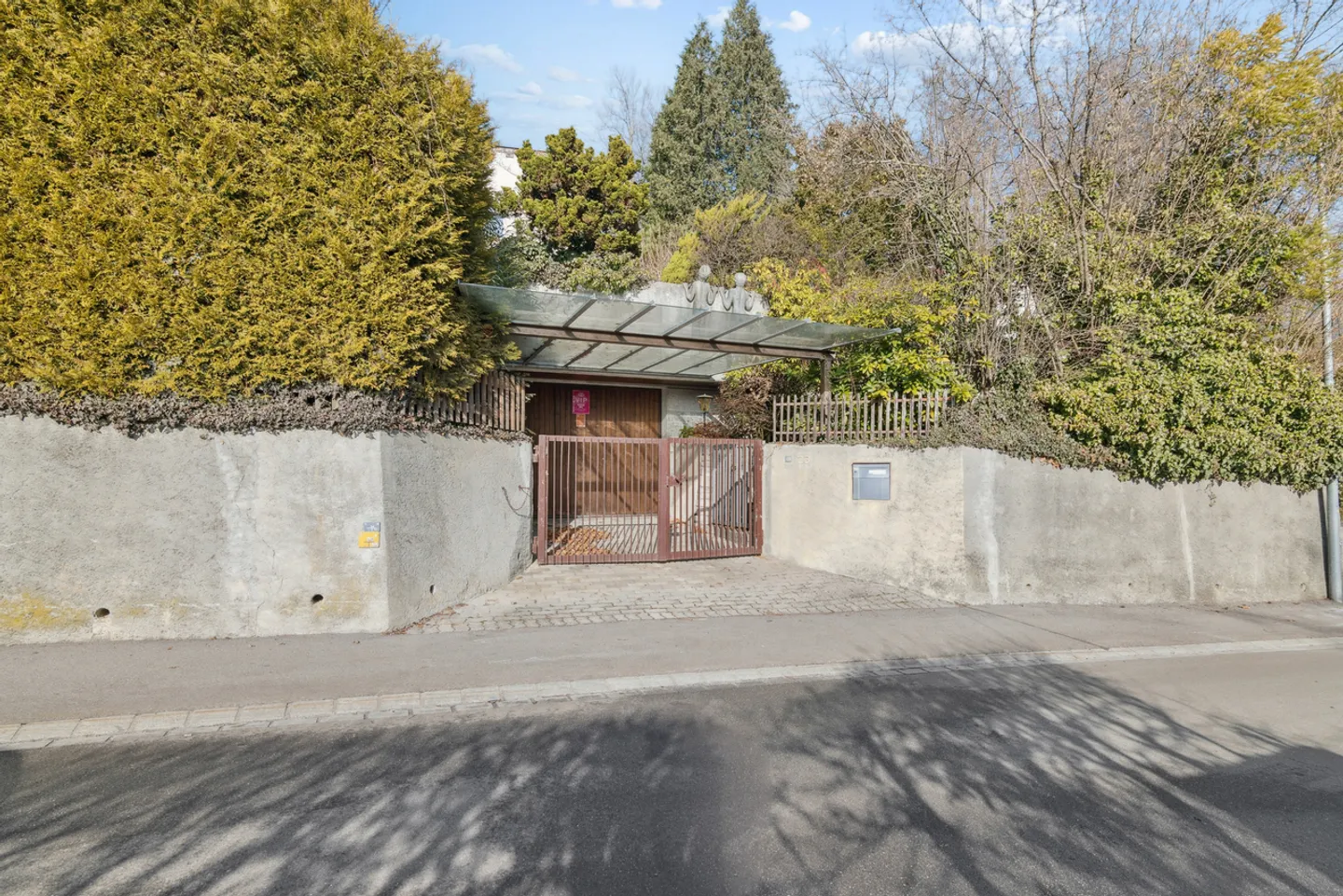 Exclusive Villa in Muri bei Bern - Photo 3 of 13