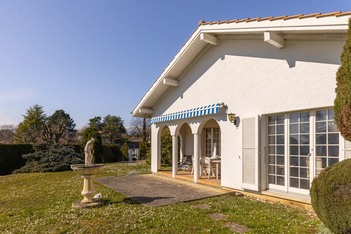 Proprietà familiare vicino a La Châtaigneraie a Founex - Foto 3 di 13