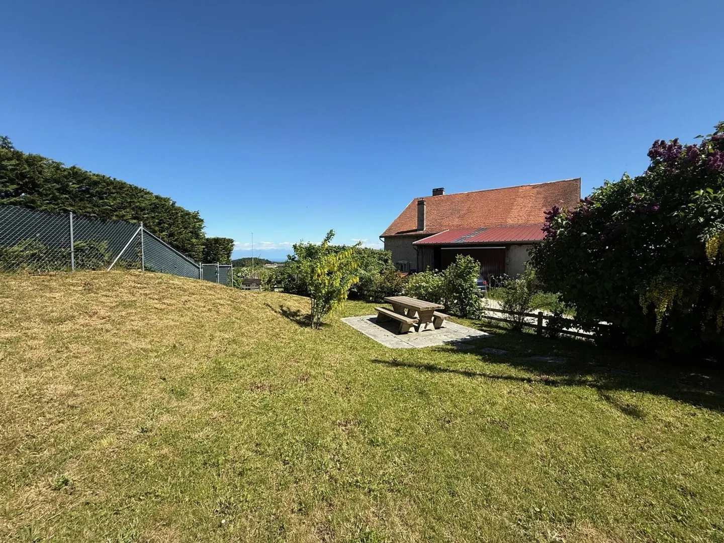 A 15 MN DE GLAND, BEL APPARTEMENT 85m², JARDIN, VUE LAC ET Mt BLANC - Foto 6 von 13