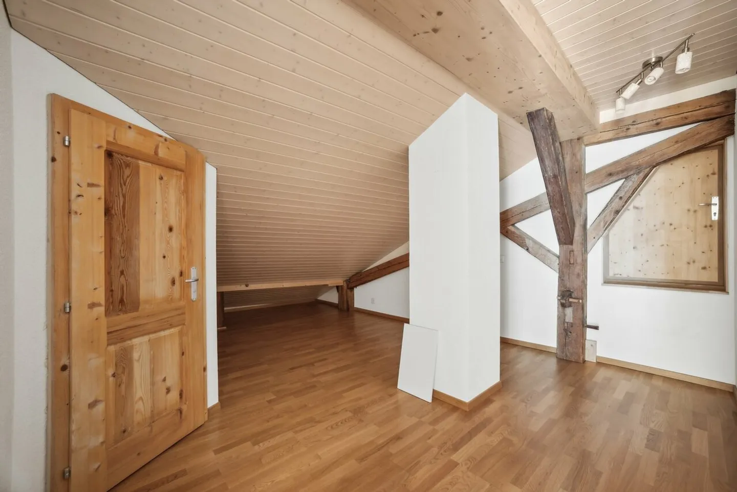 Renovierte Bauernhaus aus dem 17. Jahrhundert im Herzen des Vallée de Joux - Foto 8 von 13