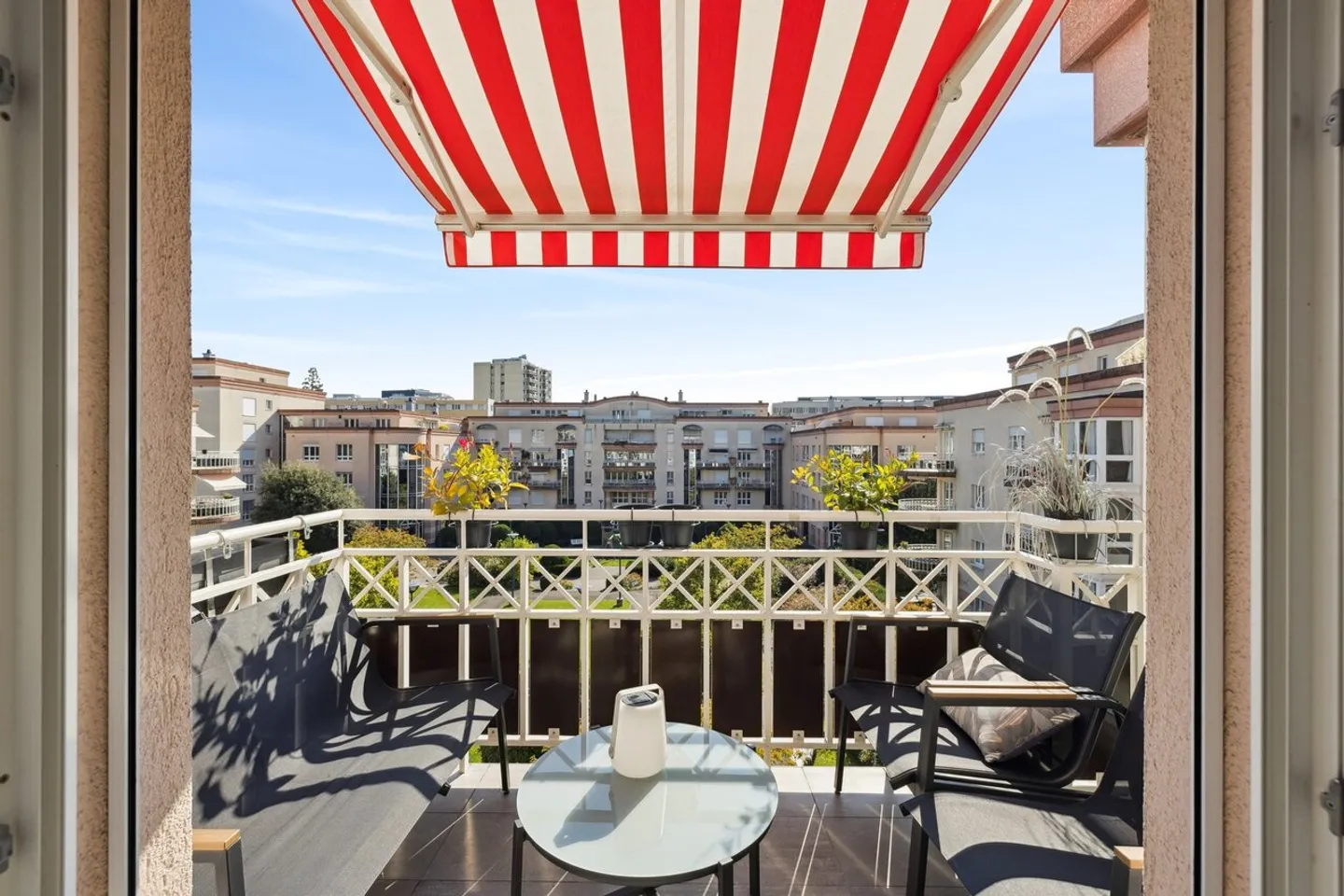 Splendido appartamento ristrutturato 3,5p a Nyon - Foto 4 di 13