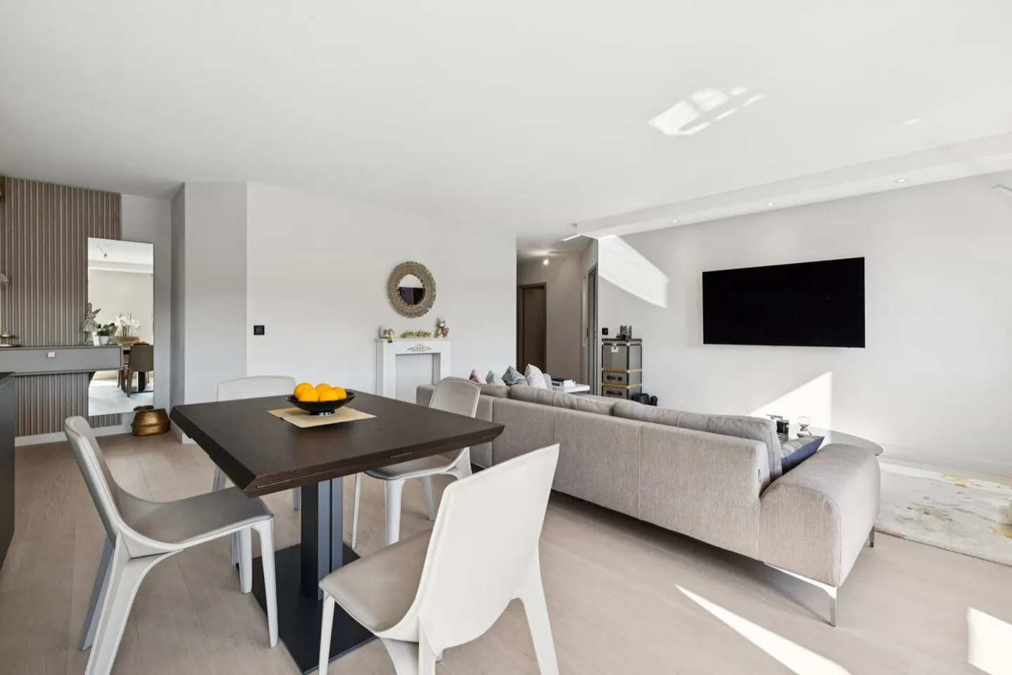 Splendido appartamento ristrutturato 3,5p a Nyon - Foto 7 di 13