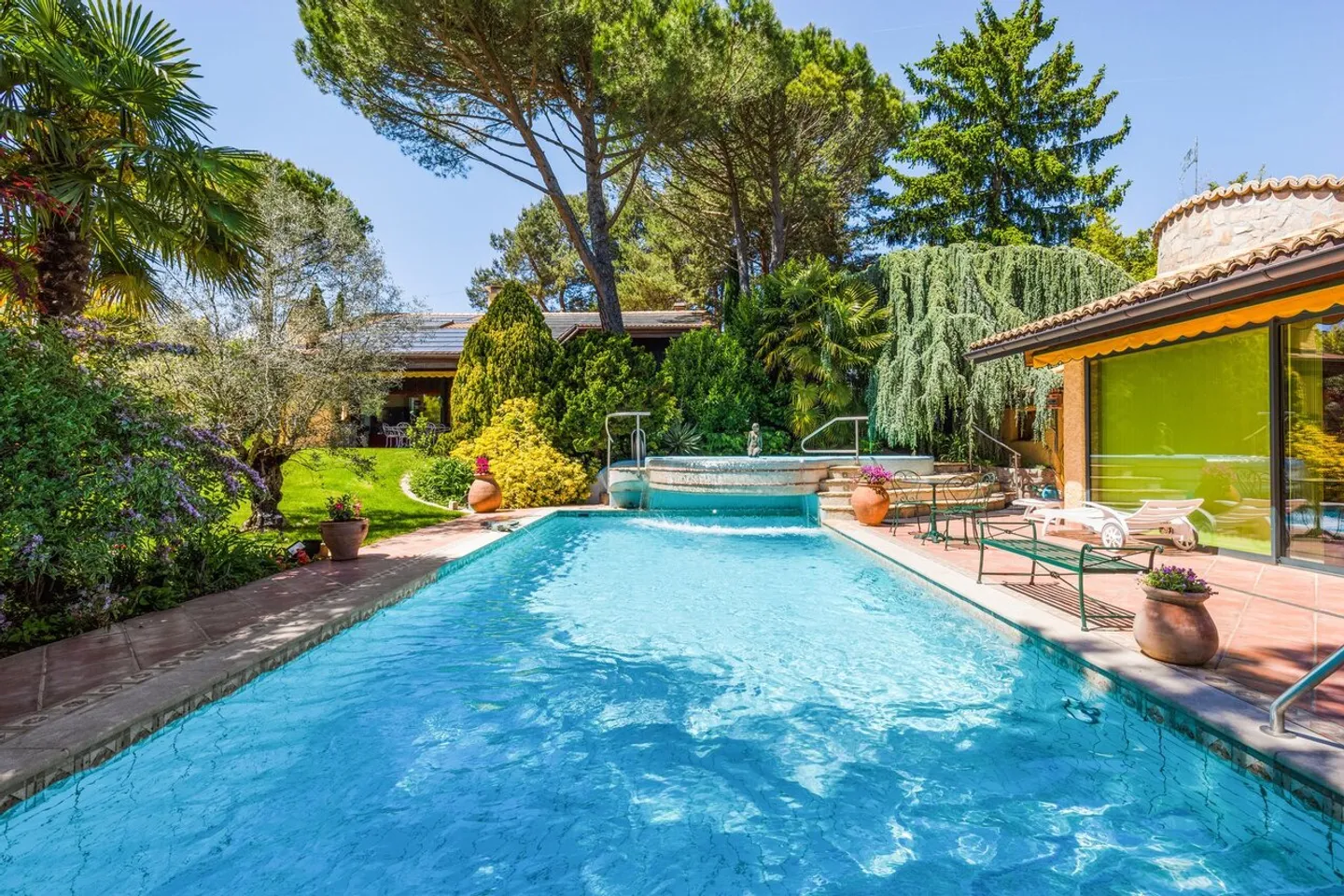 EXOTICA-Immobilie mit mediterranem Garten und Poolhaus - Foto 2 von 12