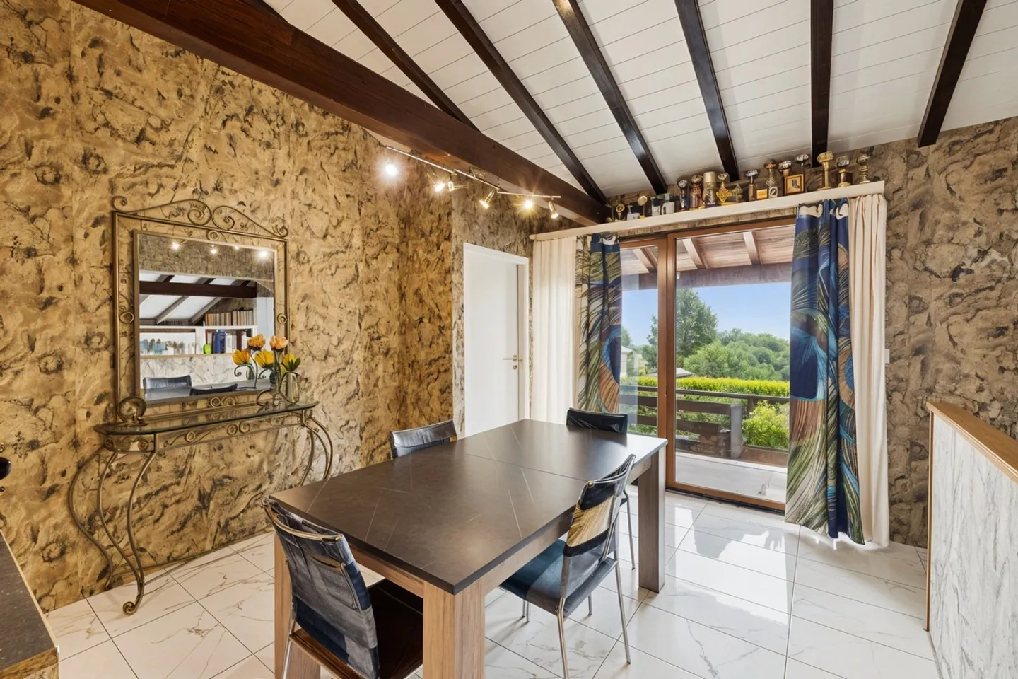 Chalet individuale, tranquillo con vista lago - Foto 8 di 11