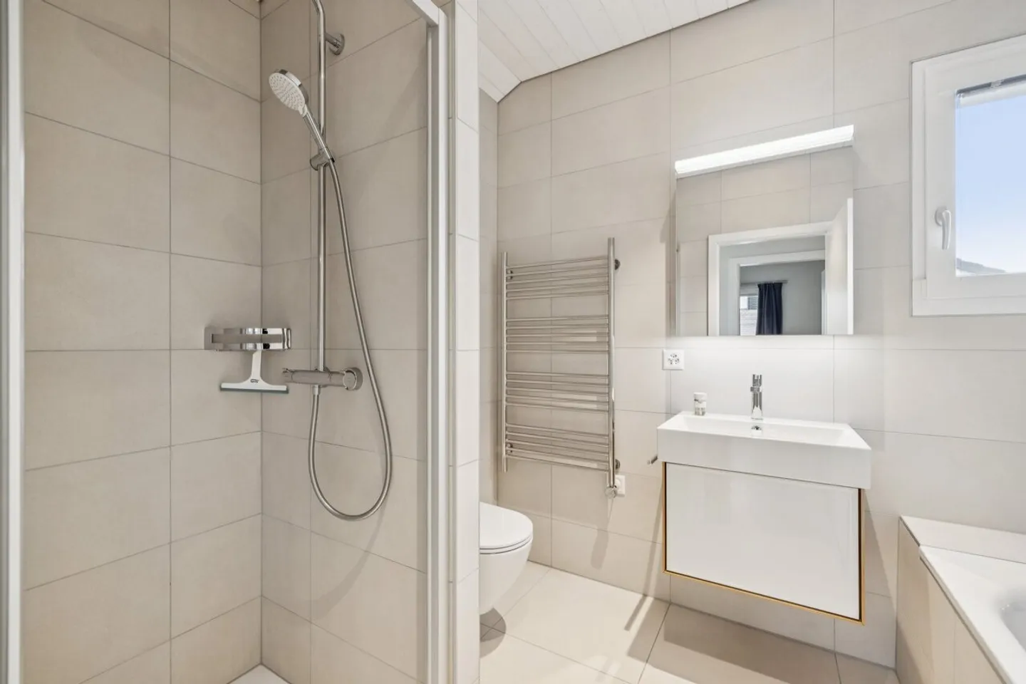 SUPERBA VILLA A SCHIERA CON GIARDINO E TERRAZZA - Foto 10 di 13