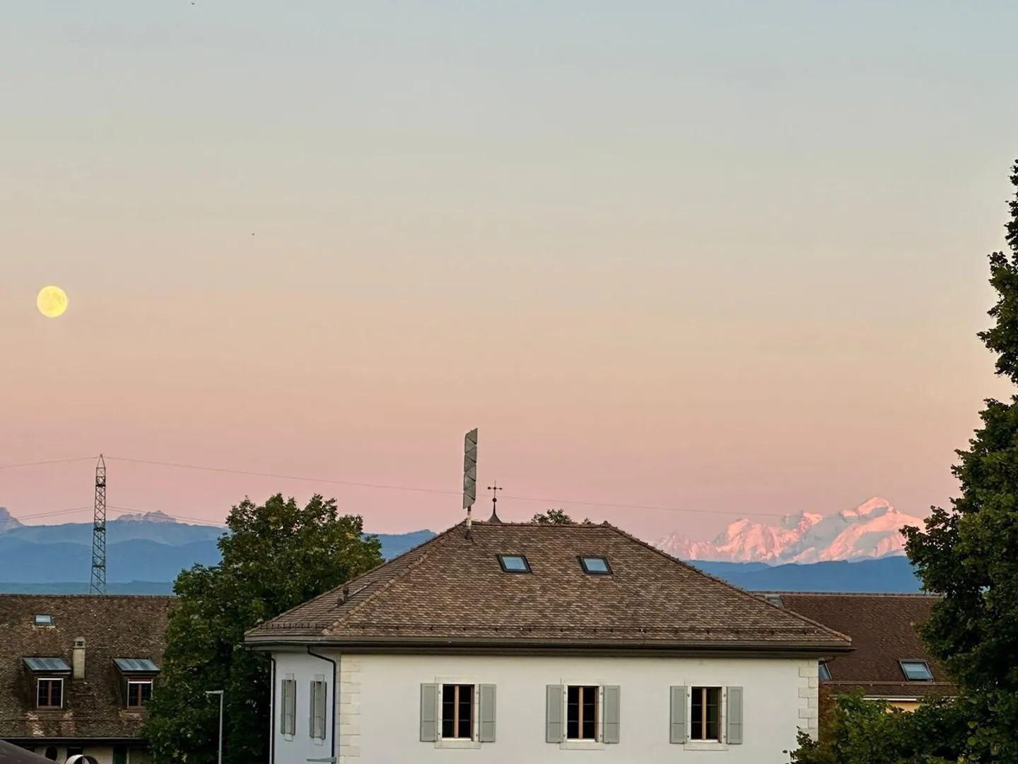 Wunderschönes 4.5-Zimmer-Penthouse im Herzen des Dorfes - Foto 10 von 10