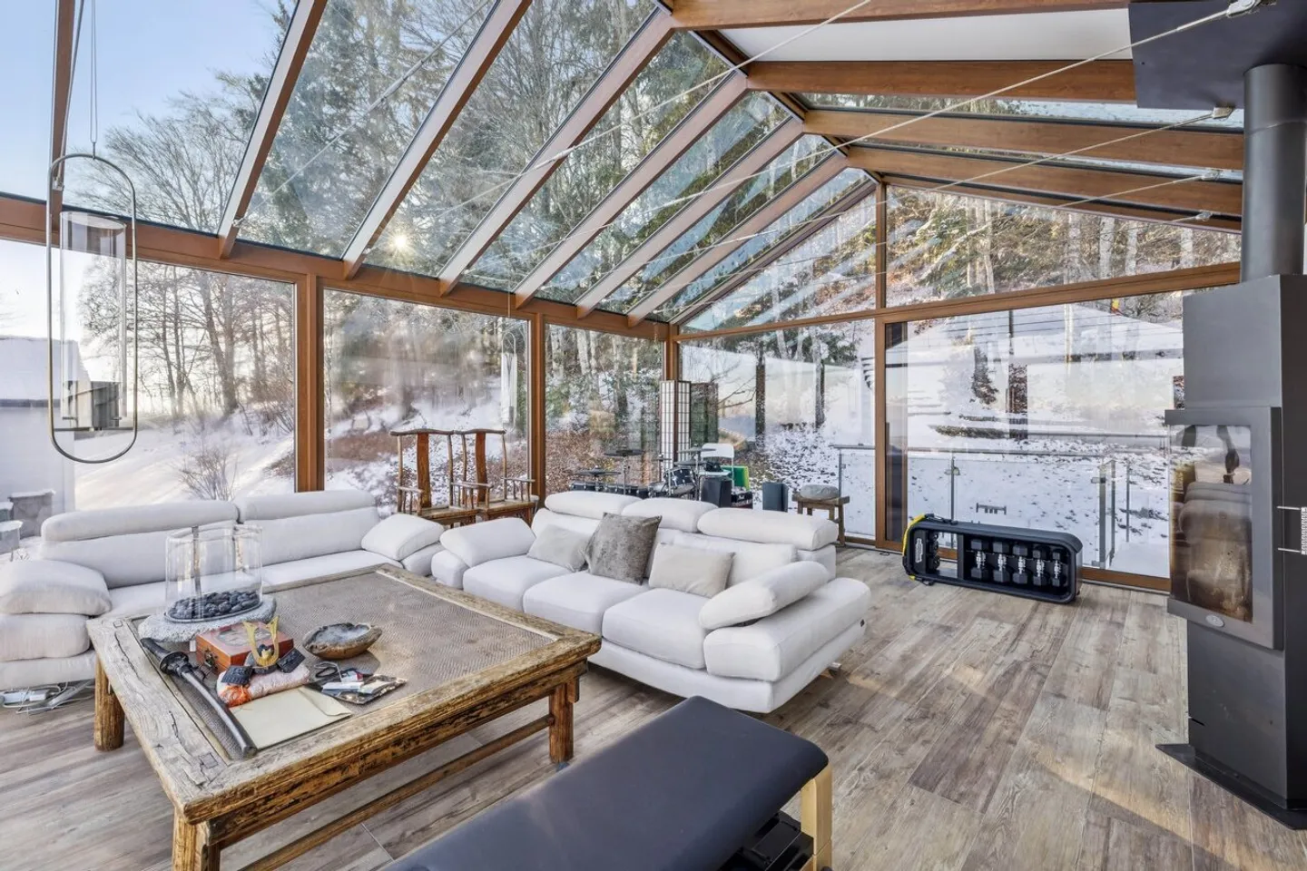 Villa et terrain constructible : calme, nature et vue lac - Photo 1 sur 8