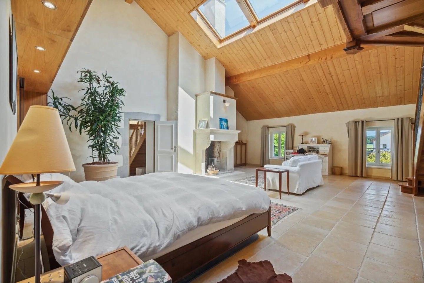 RARE - CASA PATRIZIA CON MATERIALI DI ALTA QUALITÀ E PISCINA - Foto 9 di 13