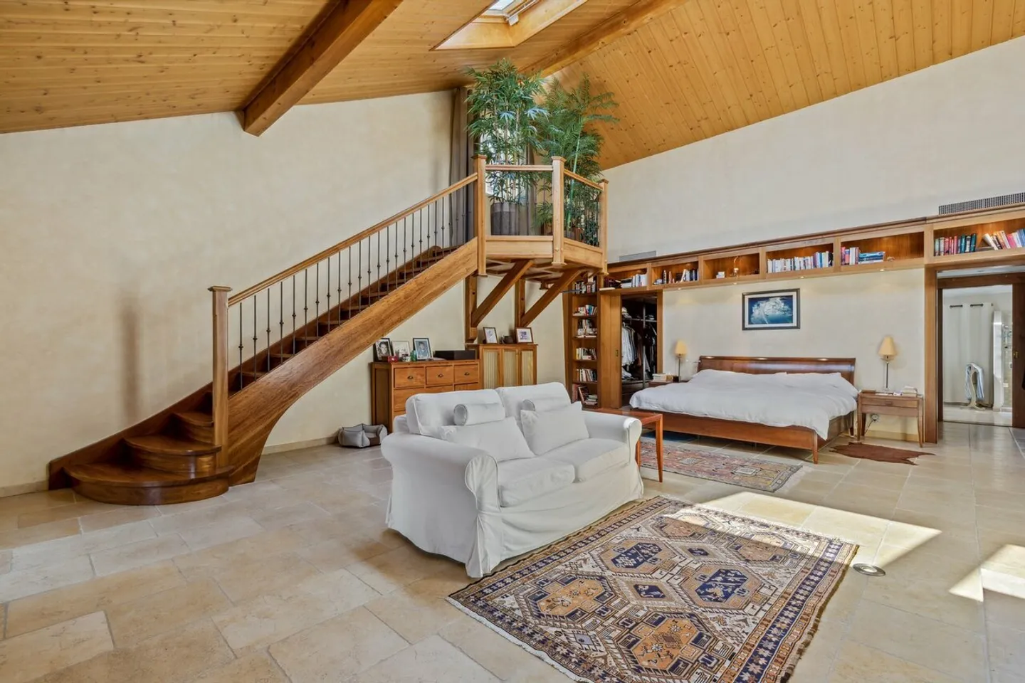 RARE - CASA PATRIZIA CON MATERIALI DI ALTA QUALITÀ E PISCINA - Foto 8 di 13