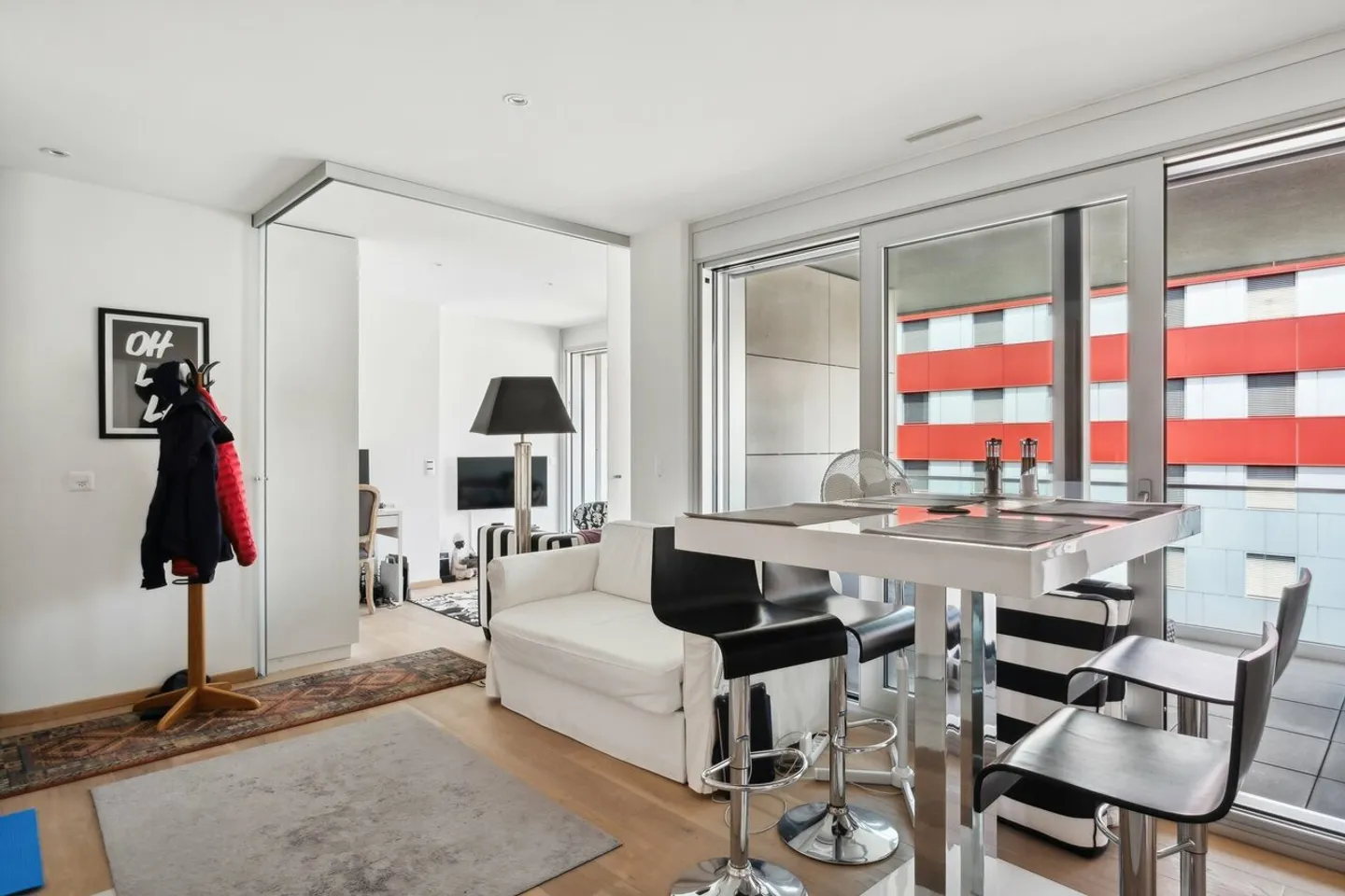 Charmante 3,5 Zimmer in einem prestigeträchtigen Gebäude - Foto 2 von 13