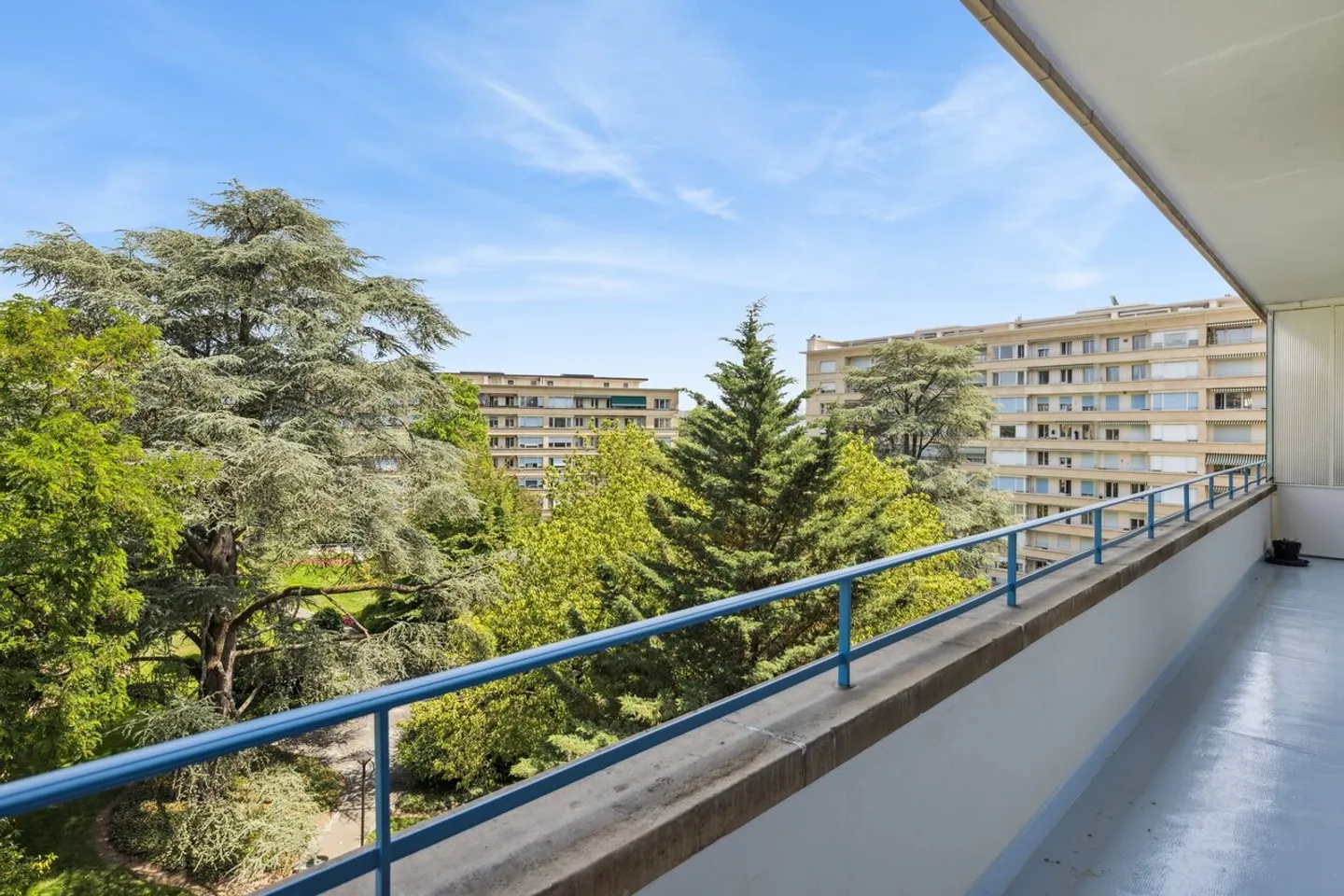 Appartement rénové dans une résidence de haut standing - Photo 1 sur 12