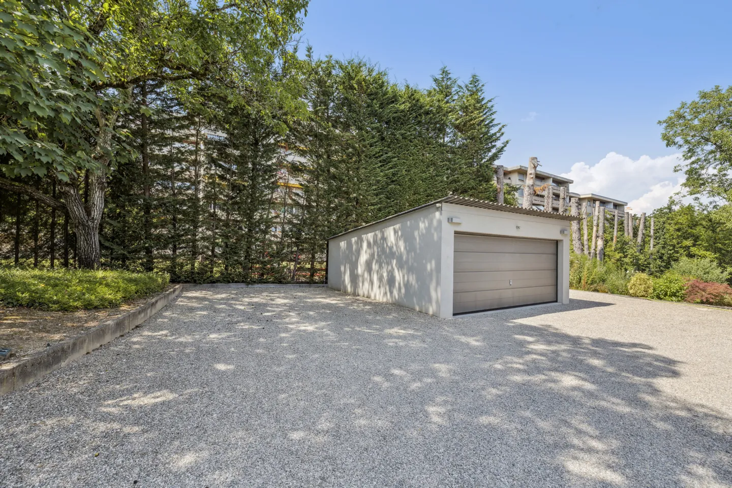 GRANDE VILLA DI LUSSO CON AMPIO GIARDINO PAESAGGISTICO - Foto 13 di 13