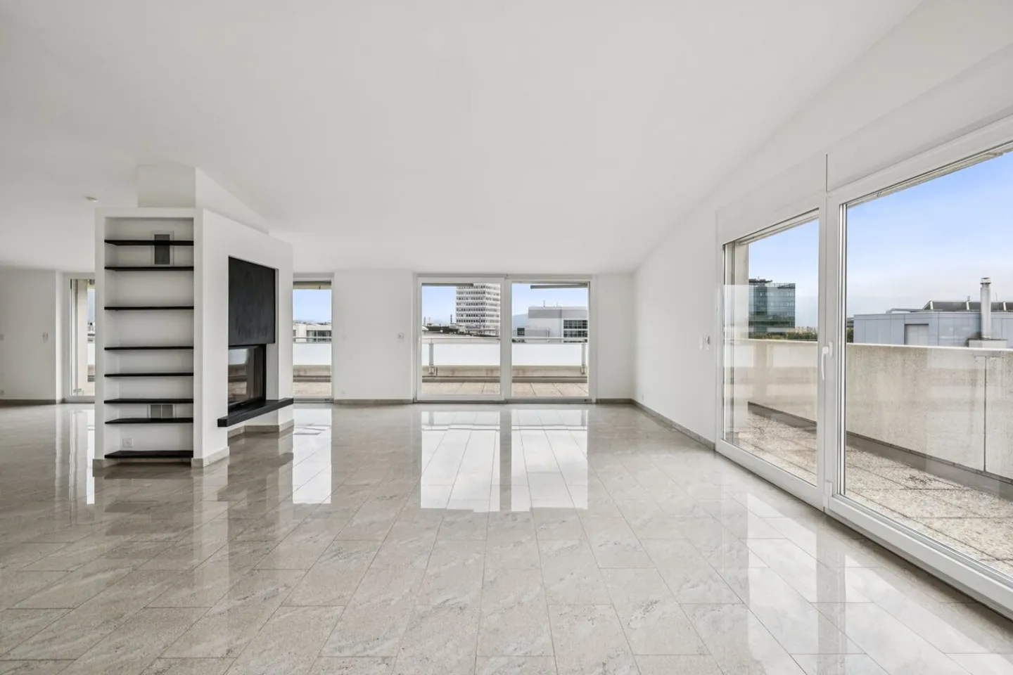 Exceptional apartment with panoramic view of Geneva - Photo 2 of 13