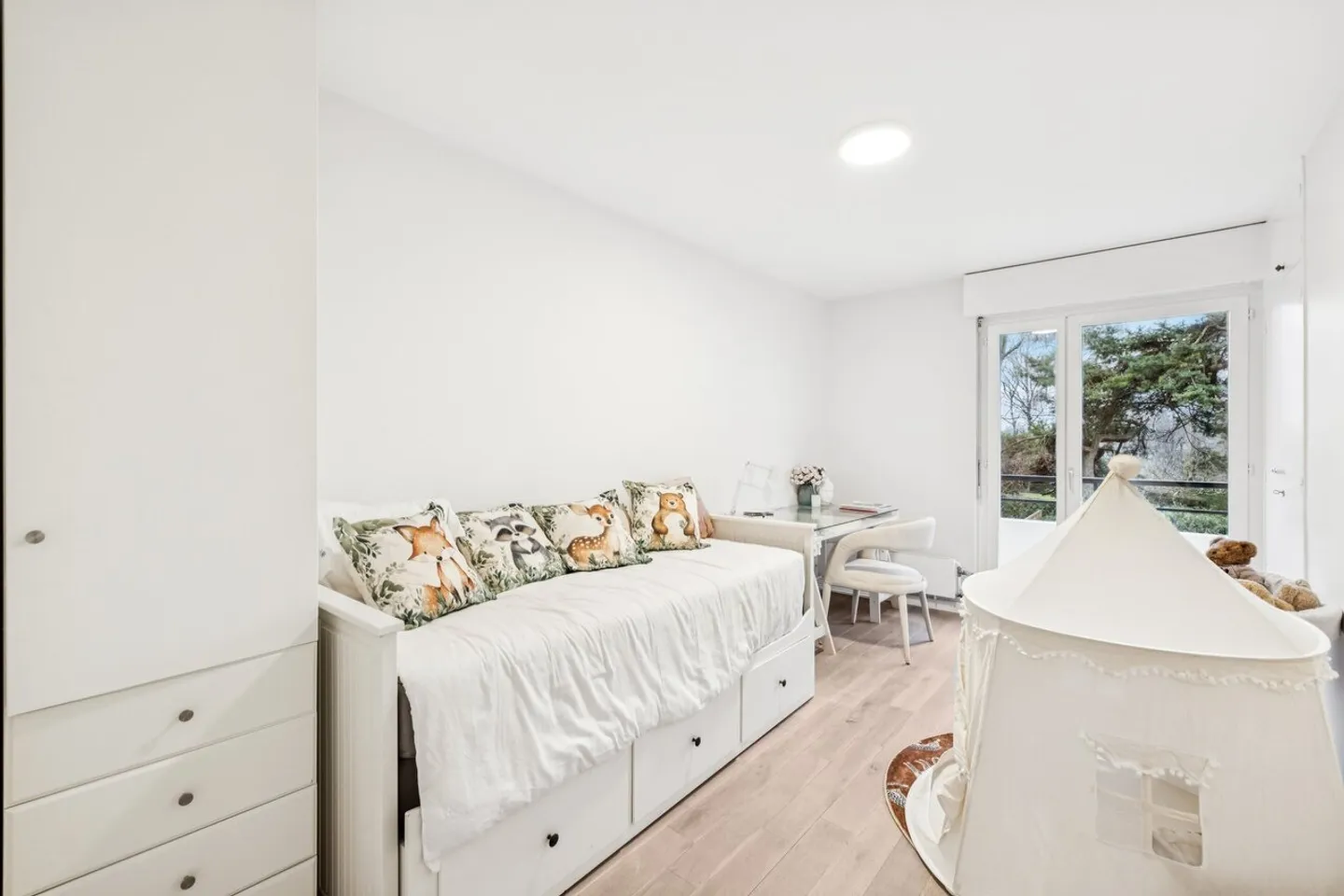 Elegant semi-detached house, green setting in Corsier - Photo 5 of 13