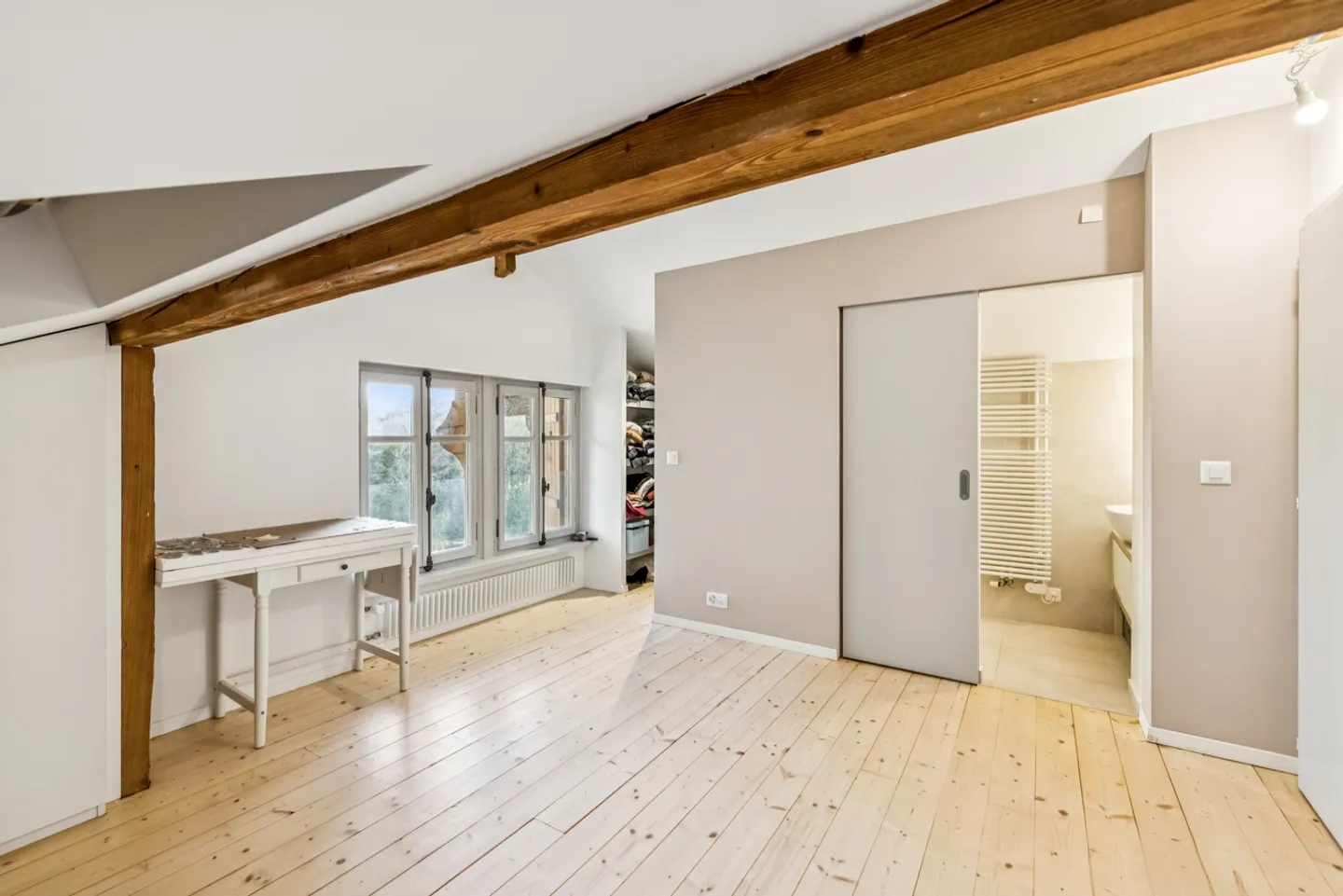 PROPRIETÀ CHARMANTE SU UN VASTO TERRENO ALBERATO E PAESAGGISTICO - Foto 9 di 12