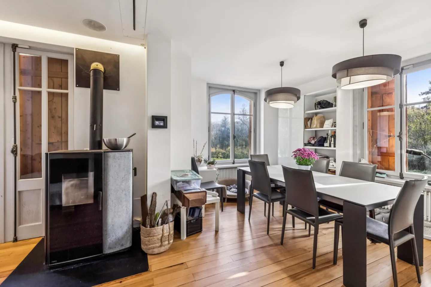 PROPRIETÀ CHARMANTE SU UN VASTO TERRENO ALBERATO E PAESAGGISTICO - Foto 3 di 12