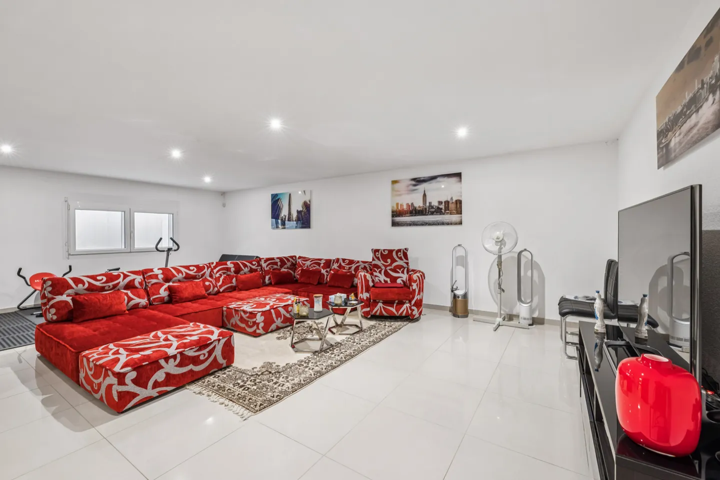 EXCLUSIVITE - GRANDE VILLA CONTEMPORAINE IDEALE POUR LES FAMILLES - Photo 10 sur 13