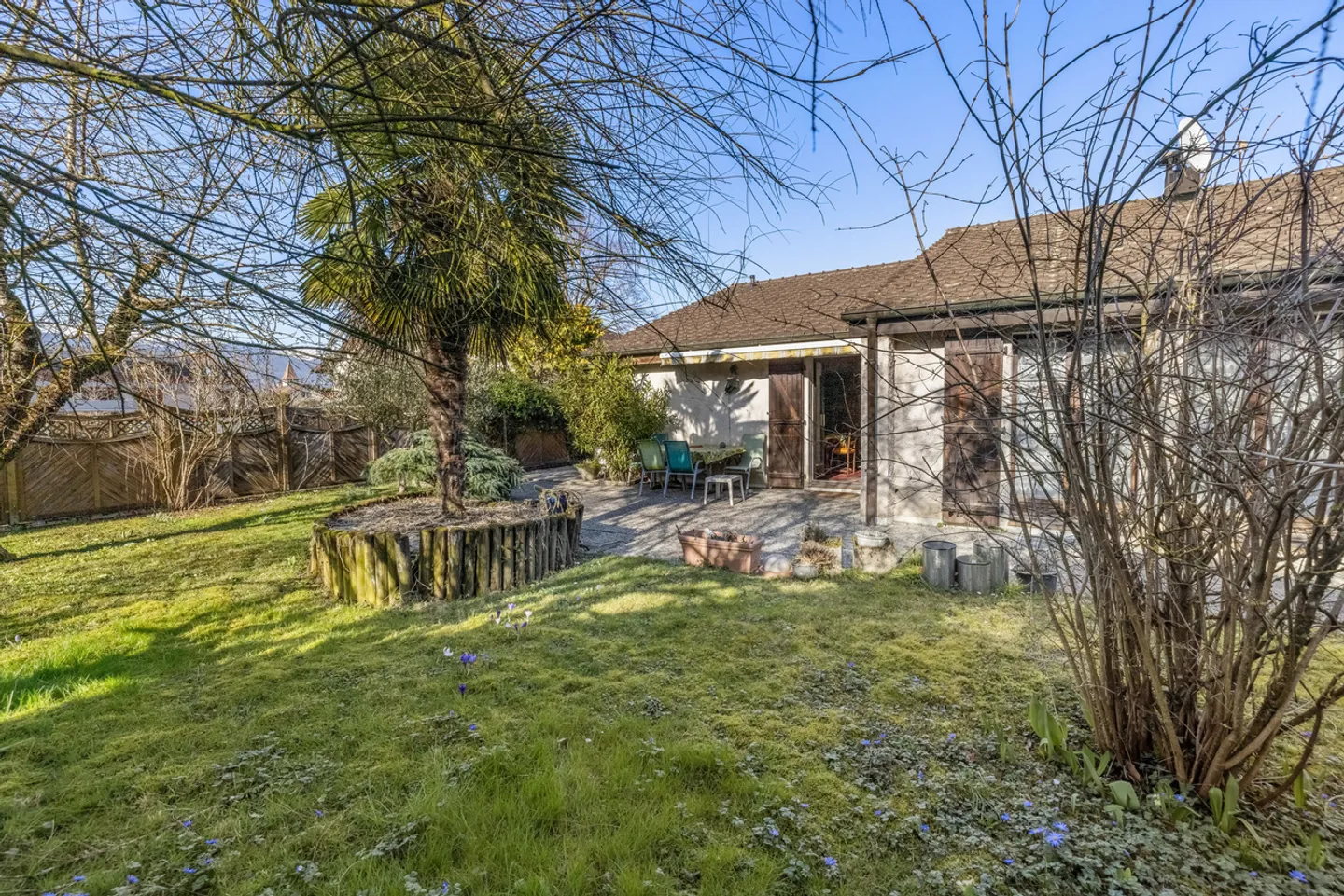 Exclusivity: Single-storey house to renovate - Photo 2 of 7