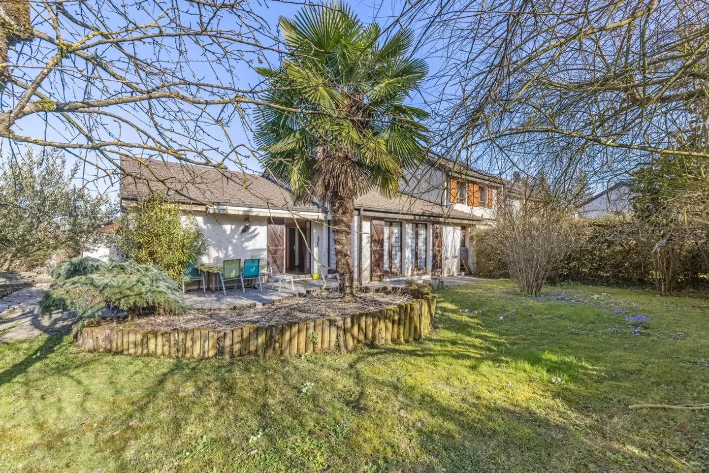 Exclusivity: Single-storey house to renovate - Photo 1 of 7