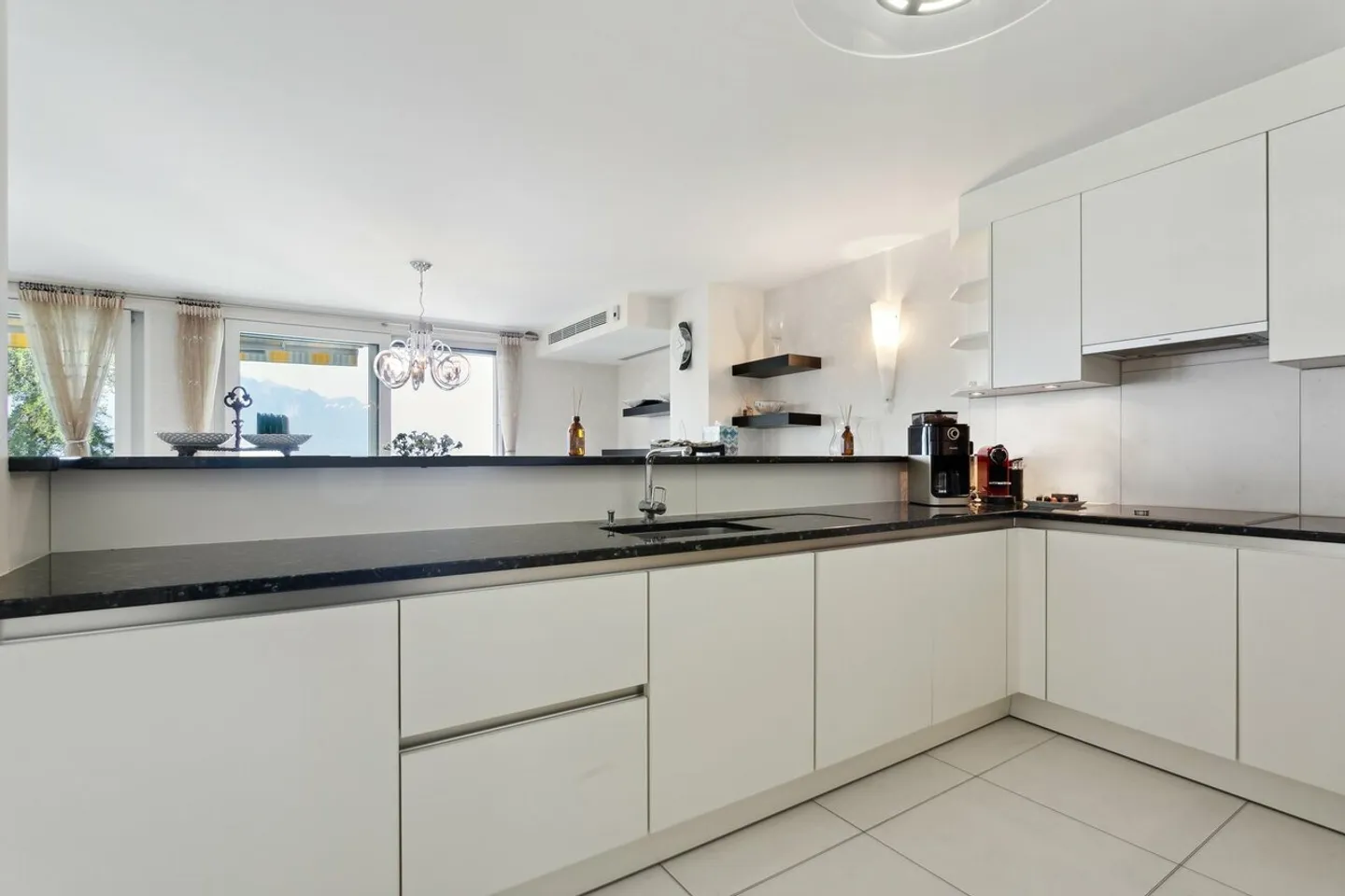 Appartement de Luxe avec Vue Lac - Photo 5 sur 13