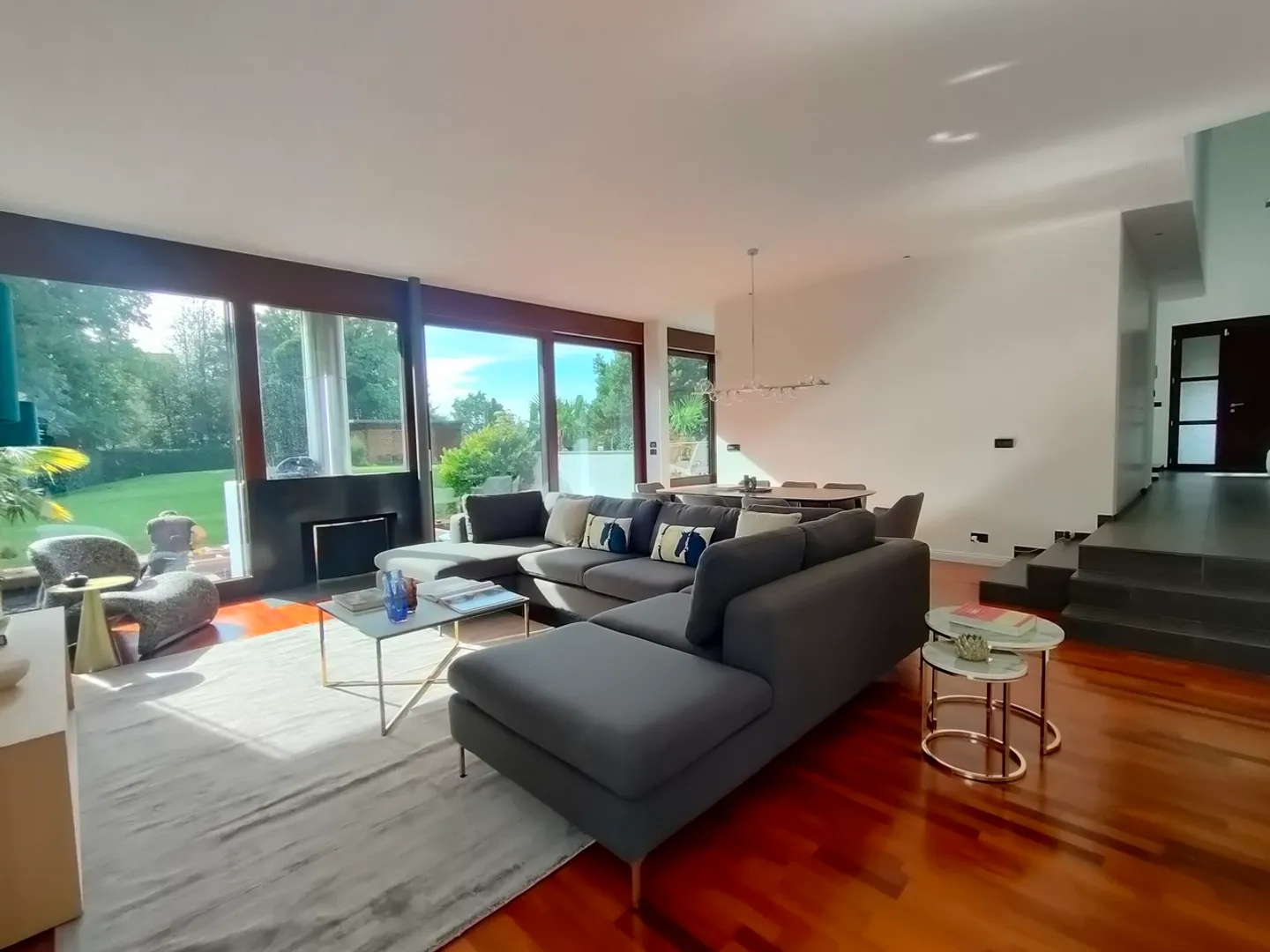Magnifica residenza ristrutturata in un quartiere rinomato - Foto 4 di 13