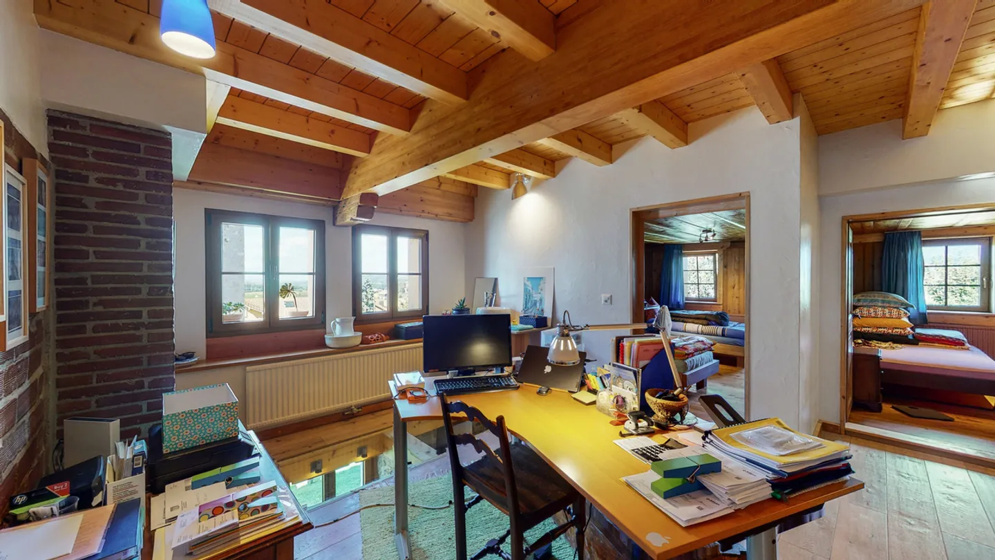 Seal and authenticity! Magnificent renovated farmhouse with 2 apartments - Photo 10 of 13