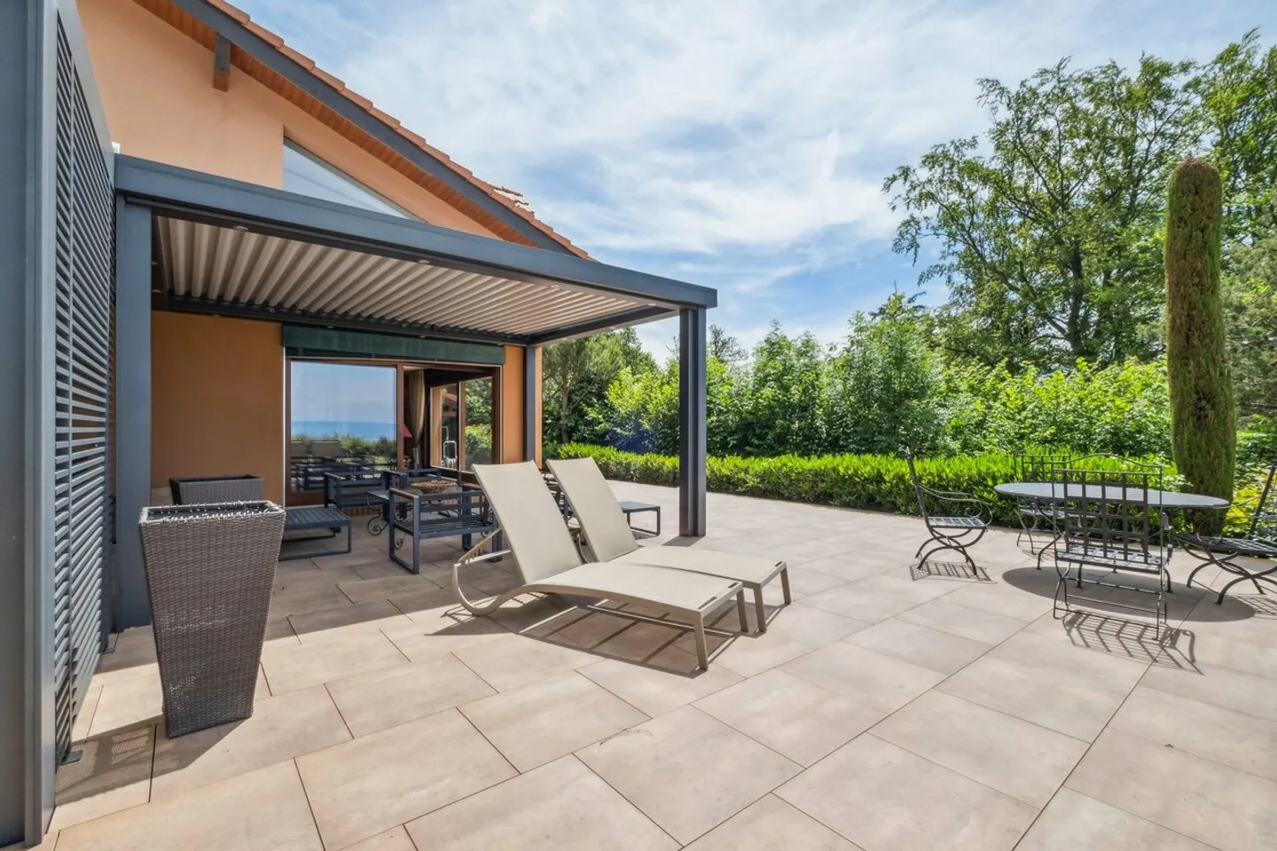 Incantevole villa contemporanea con vista panoramica - Foto 10 di 11
