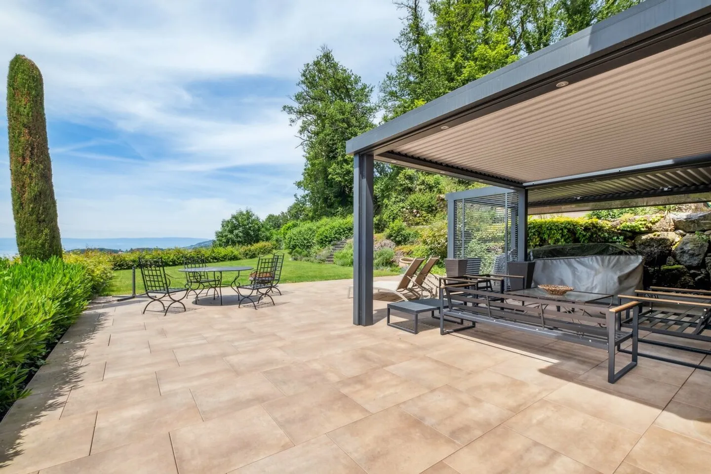 Incantevole villa contemporanea con vista panoramica - Foto 9 di 11