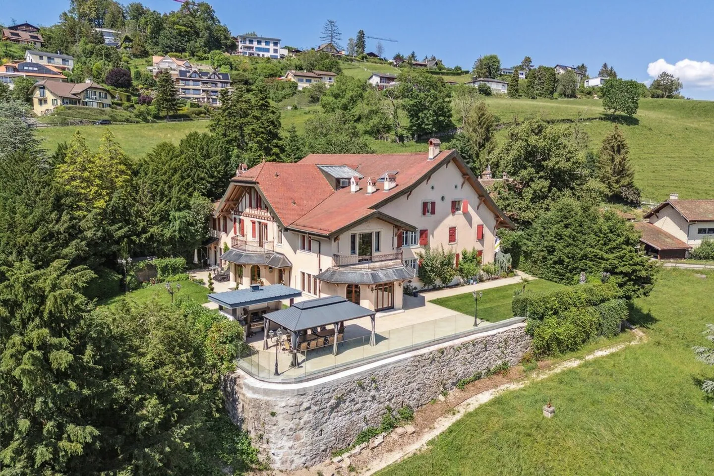 In esclusiva! Residenza di prestigio nel cuore di un parco verde - Foto 1 di 13