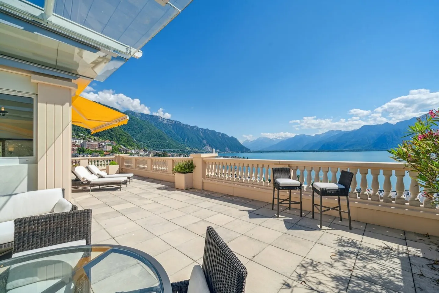 Esclusività Sotheby's! Lussuoso attico nel centro di Montreux - Foto 4 di 13