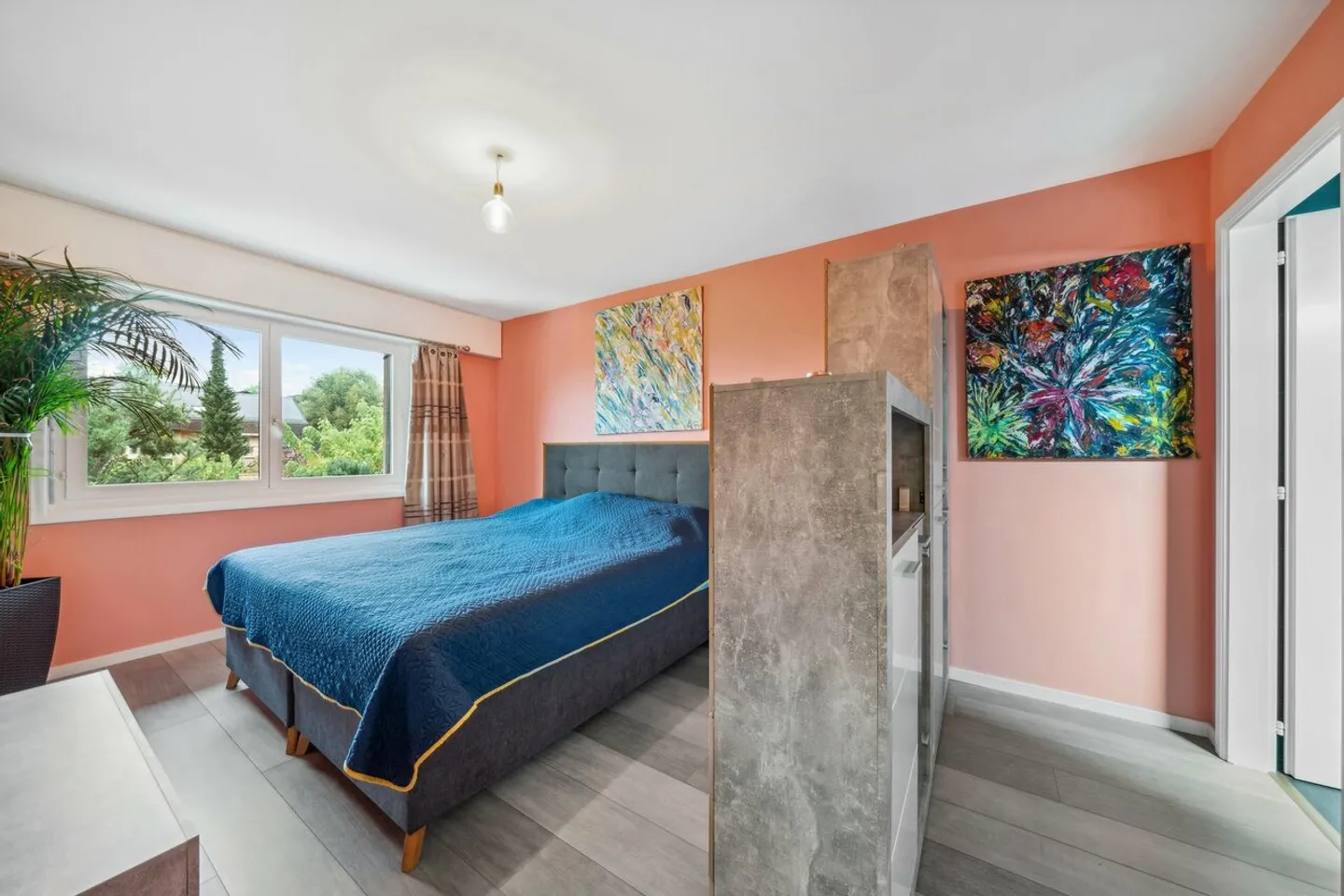 Ampio appartamento di 4,5 locali in un quartiere tranquillo e verdeggiante - Foto 5 di 8