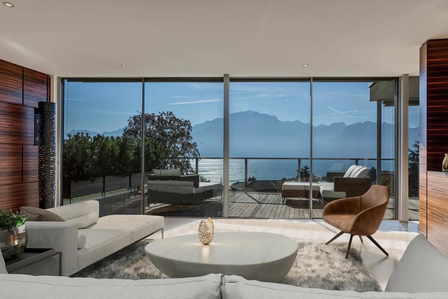 Lussuoso duplex attico con vista panoramica a 360° a Montreux - Foto 1 di 13