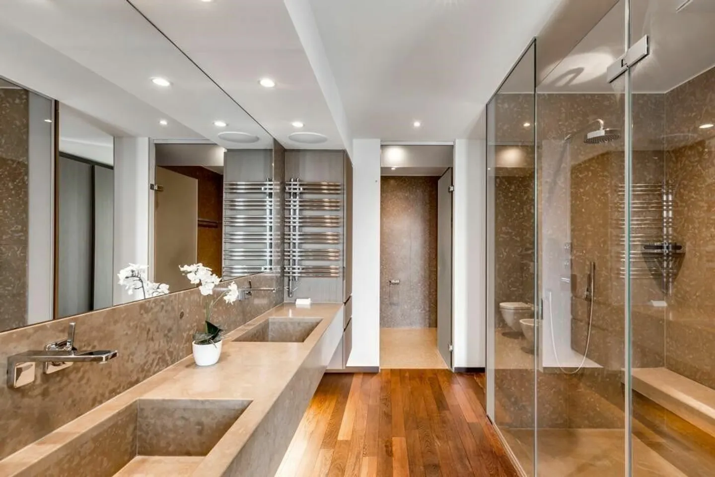 Lussuoso duplex attico con vista panoramica a 360° a Montreux - Foto 10 di 13