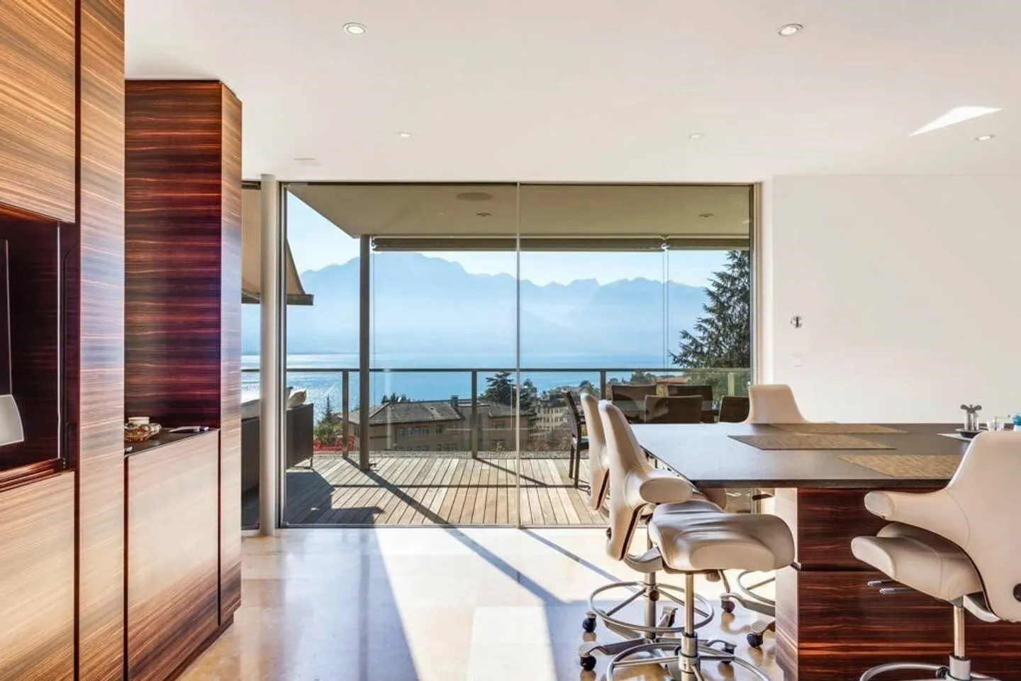 Lussuoso duplex attico con vista panoramica a 360° a Montreux - Foto 7 di 13