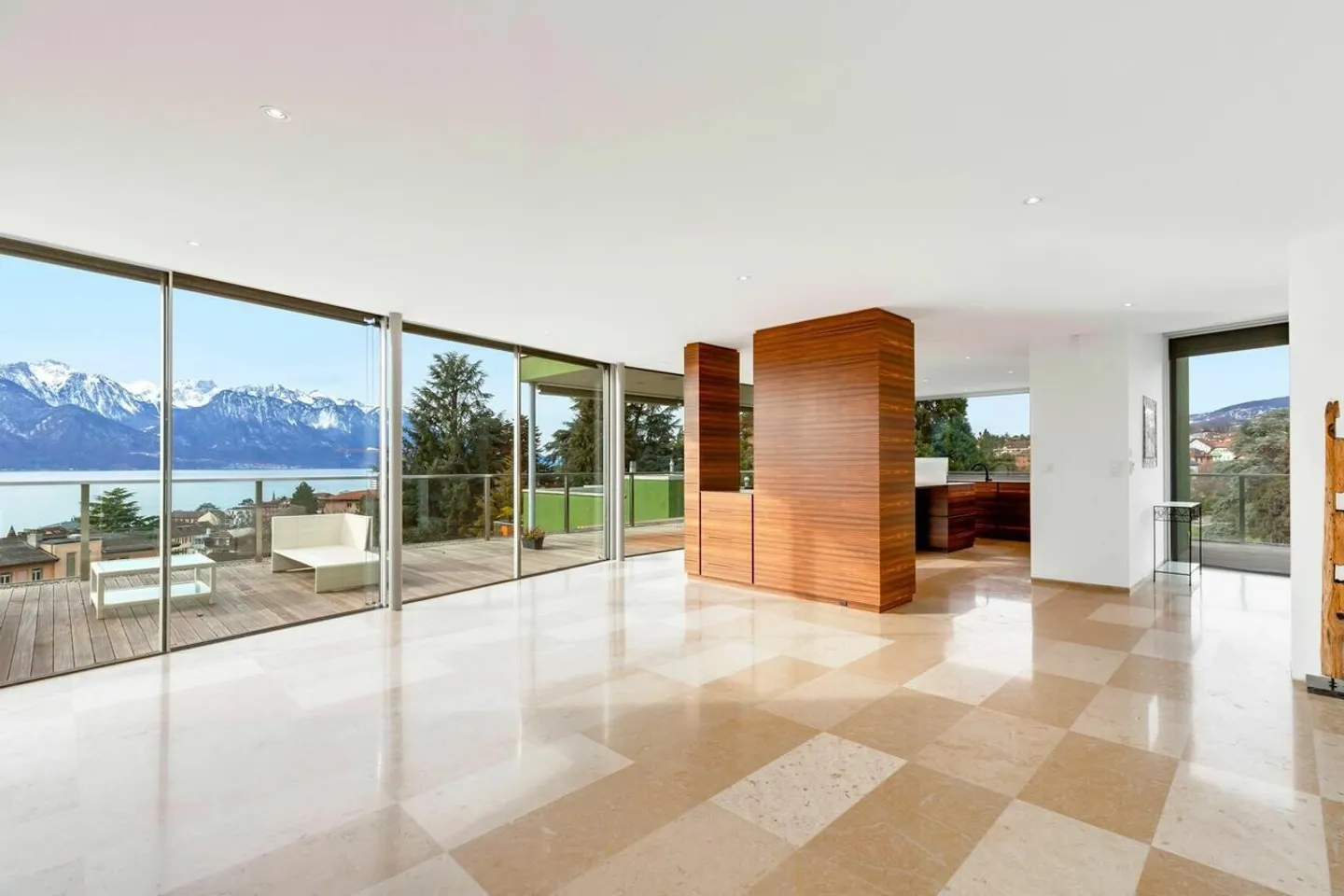 Lussuoso duplex attico con vista panoramica a 360° a Montreux - Foto 4 di 13