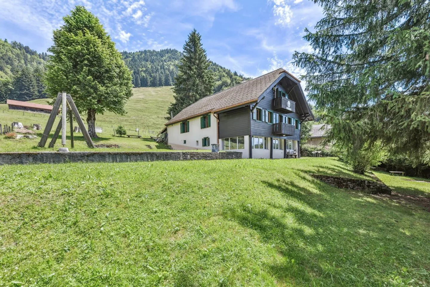 Chalet / Gîte with dormitories close to the slopes of the Pléiades - Photo 1 of 13