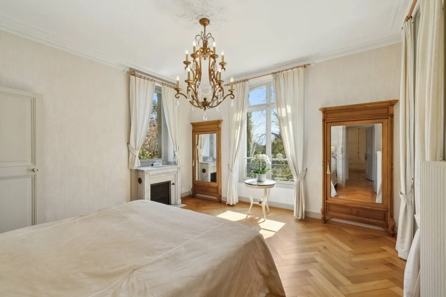 Prestigious property just steps from the lake shore, green park - Photo 12 of 13