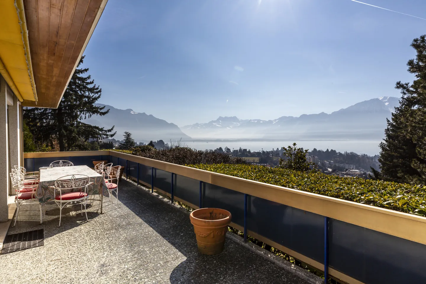 Wunderschönes Anwesen in abgeschiedener Lage, Panoramablick auf den See - Foto 4 von 13