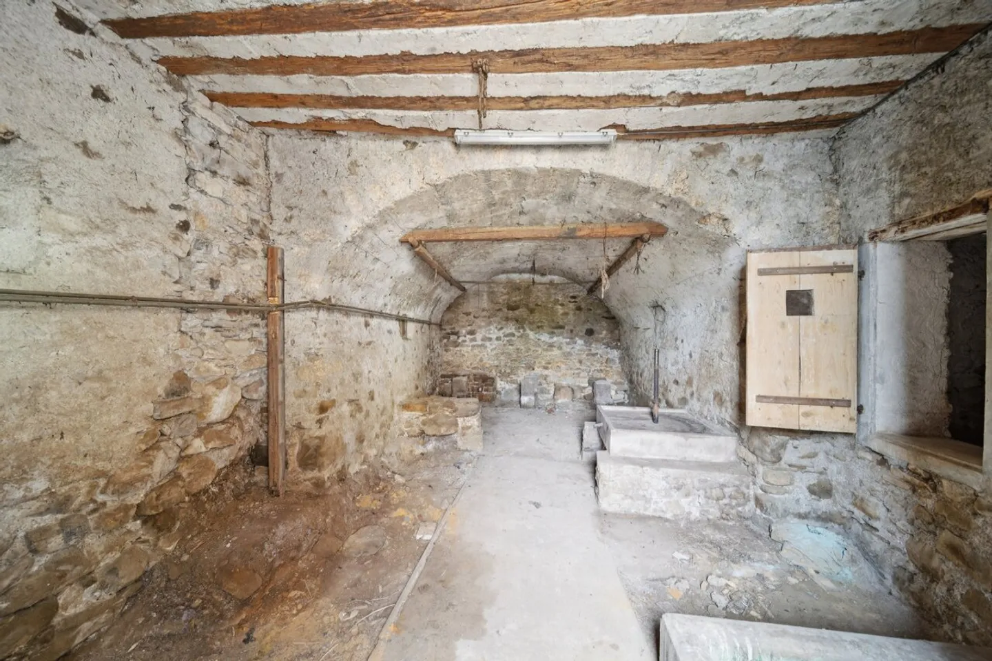 Casa di villaggio da ristrutturare con progetto per due appartamenti e studio - Foto 10 di 13