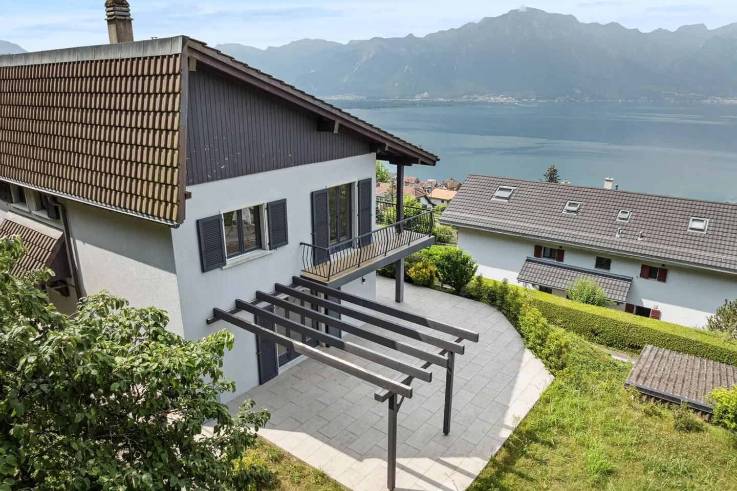 BAISSE DE PRIX : Villa individuelle de 6 1/2 pièces rénovée ! - Photo 3 sur 13