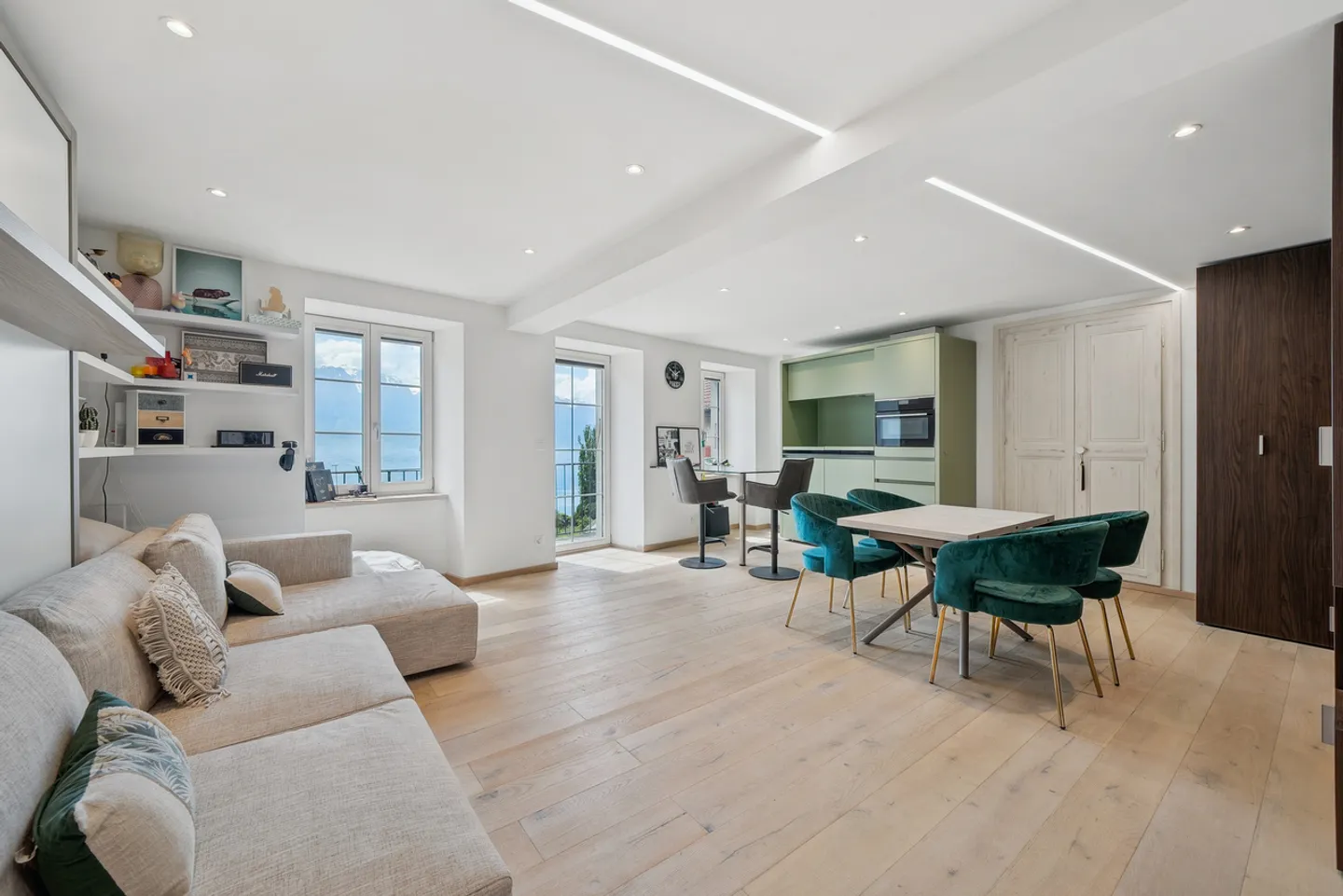 Immeuble d'habitation entièrement rénové avec vue lac - Photo 8 sur 13