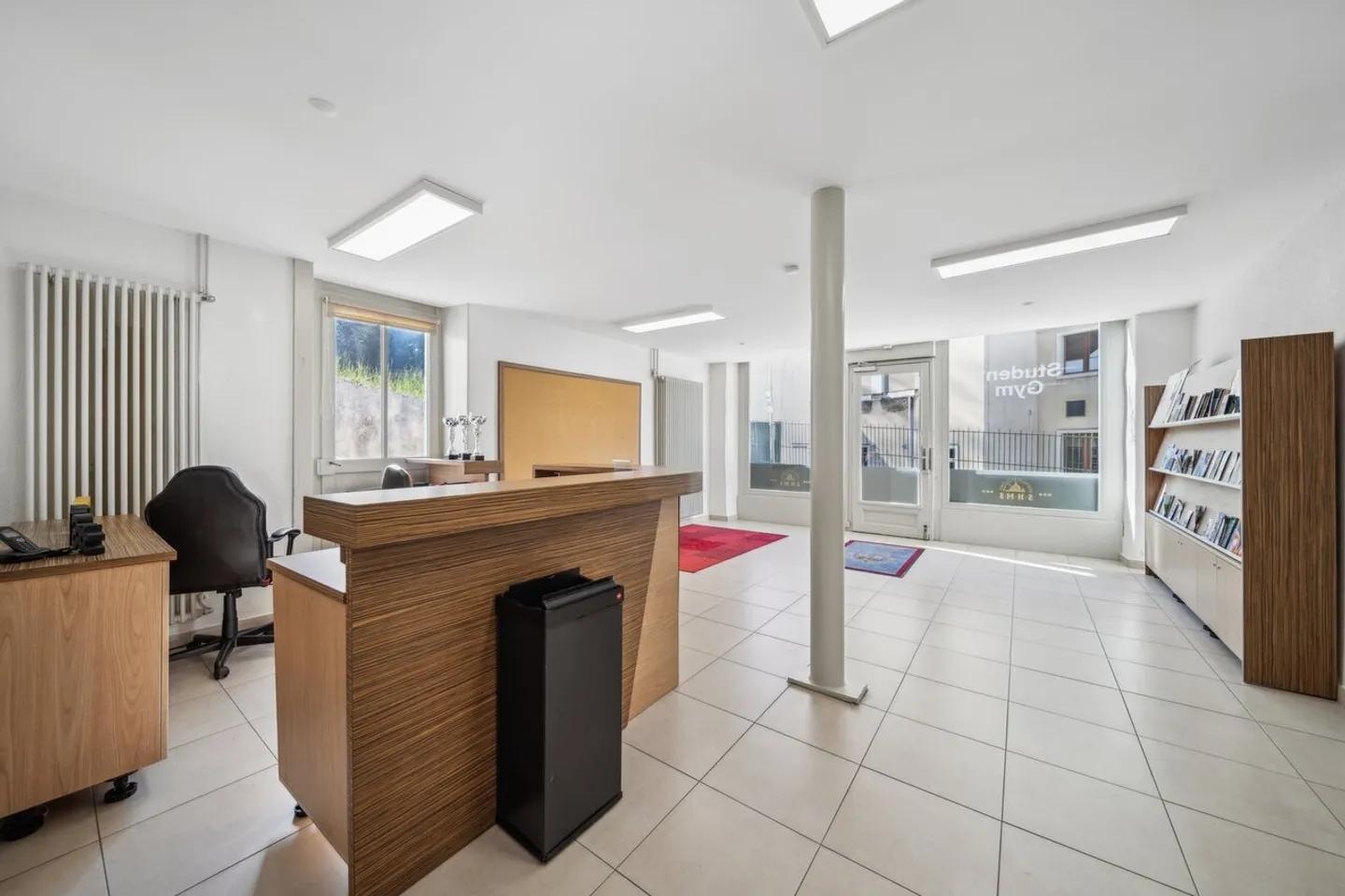 Mischgebäude in den Höhenlagen von Montreux - Foto 3 von 13