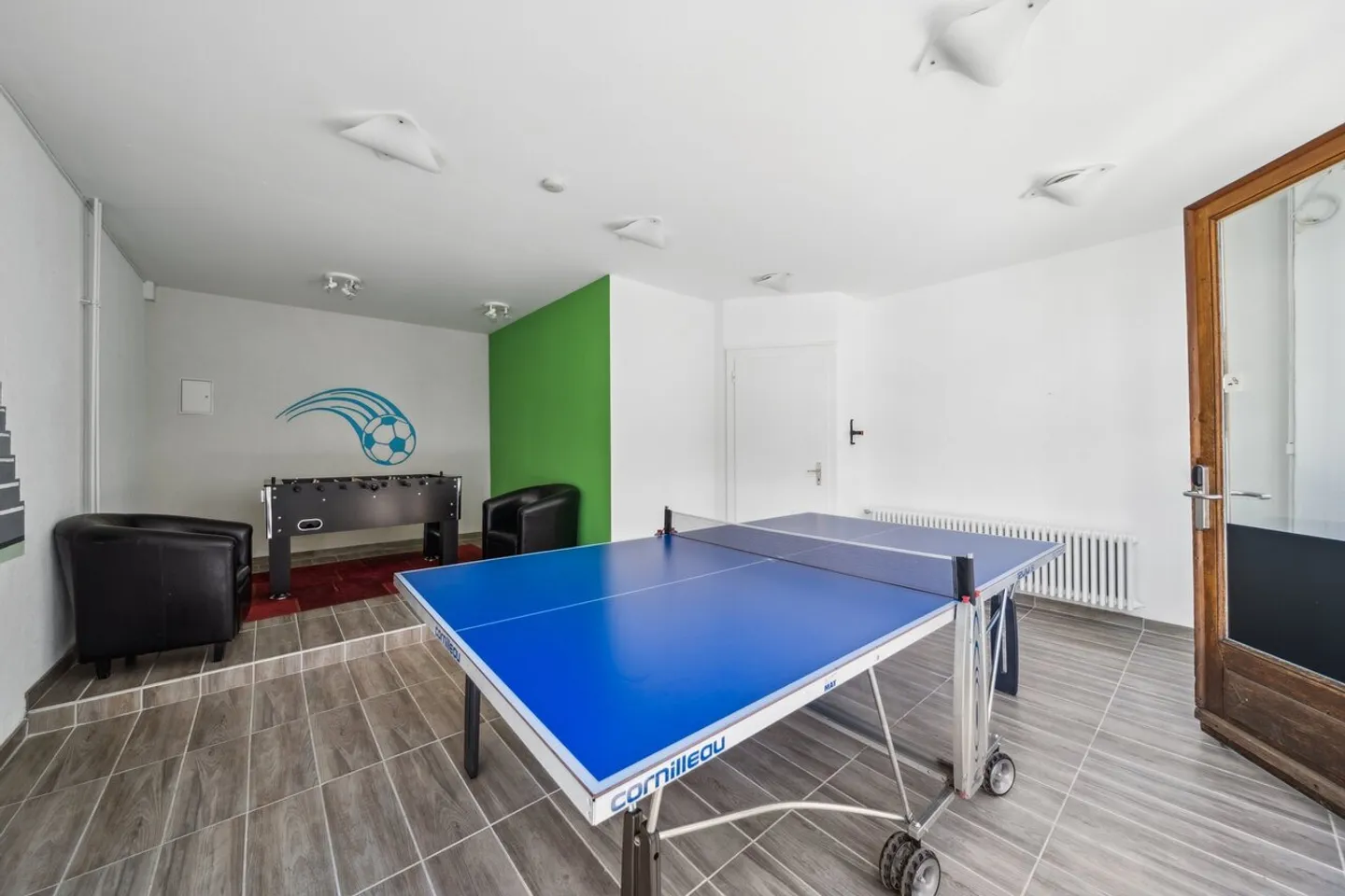 Mischgebäude in den Höhenlagen von Montreux - Foto 6 von 13