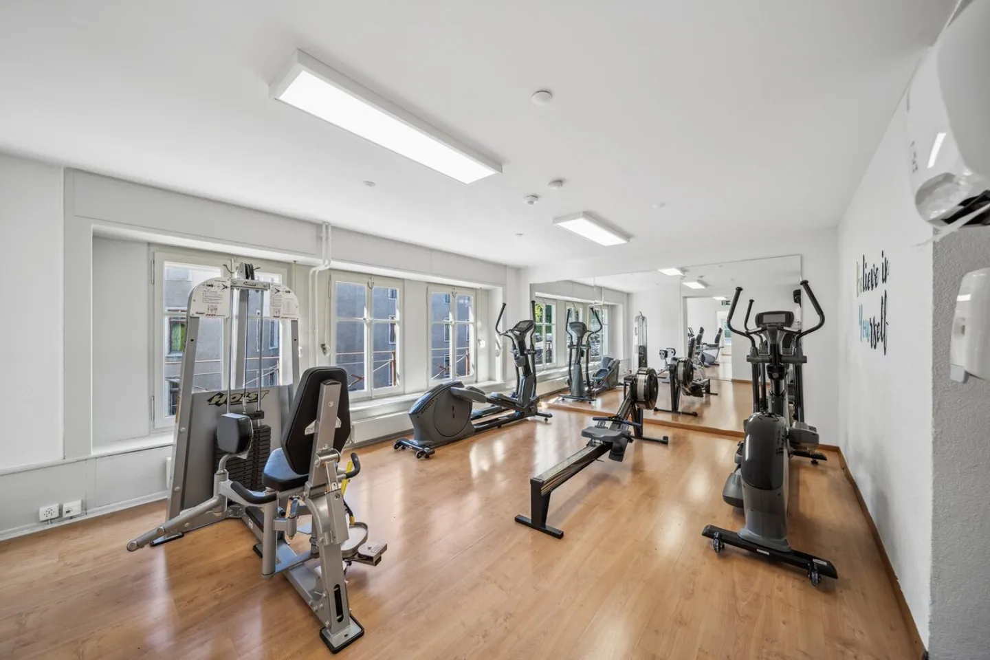 Mischgebäude in den Höhenlagen von Montreux - Foto 5 von 13