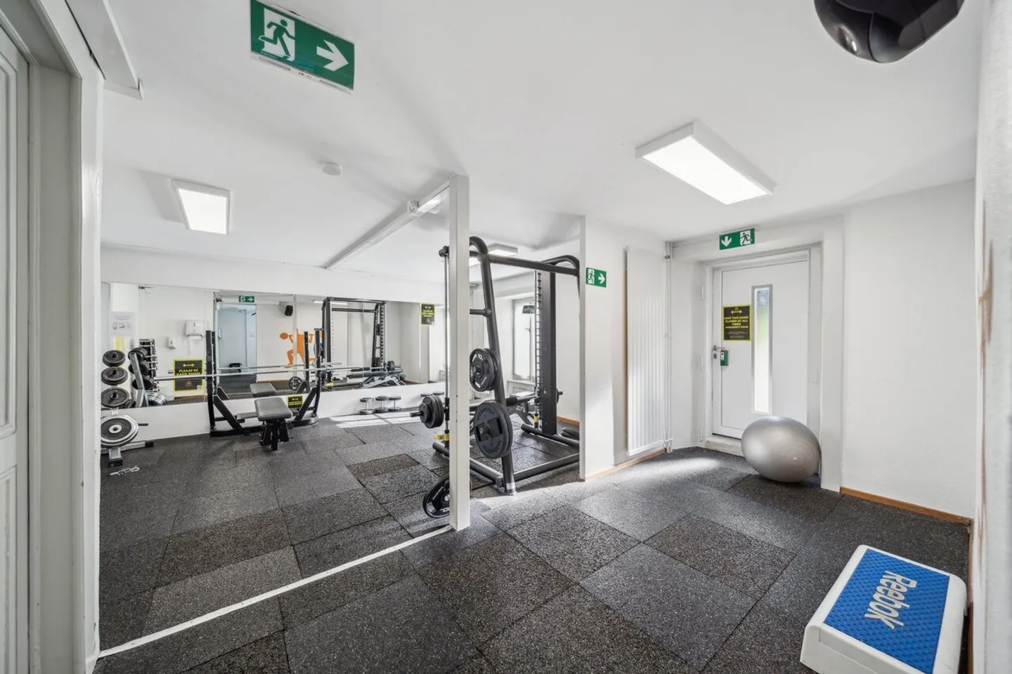 Mischgebäude in den Höhenlagen von Montreux - Foto 4 von 13