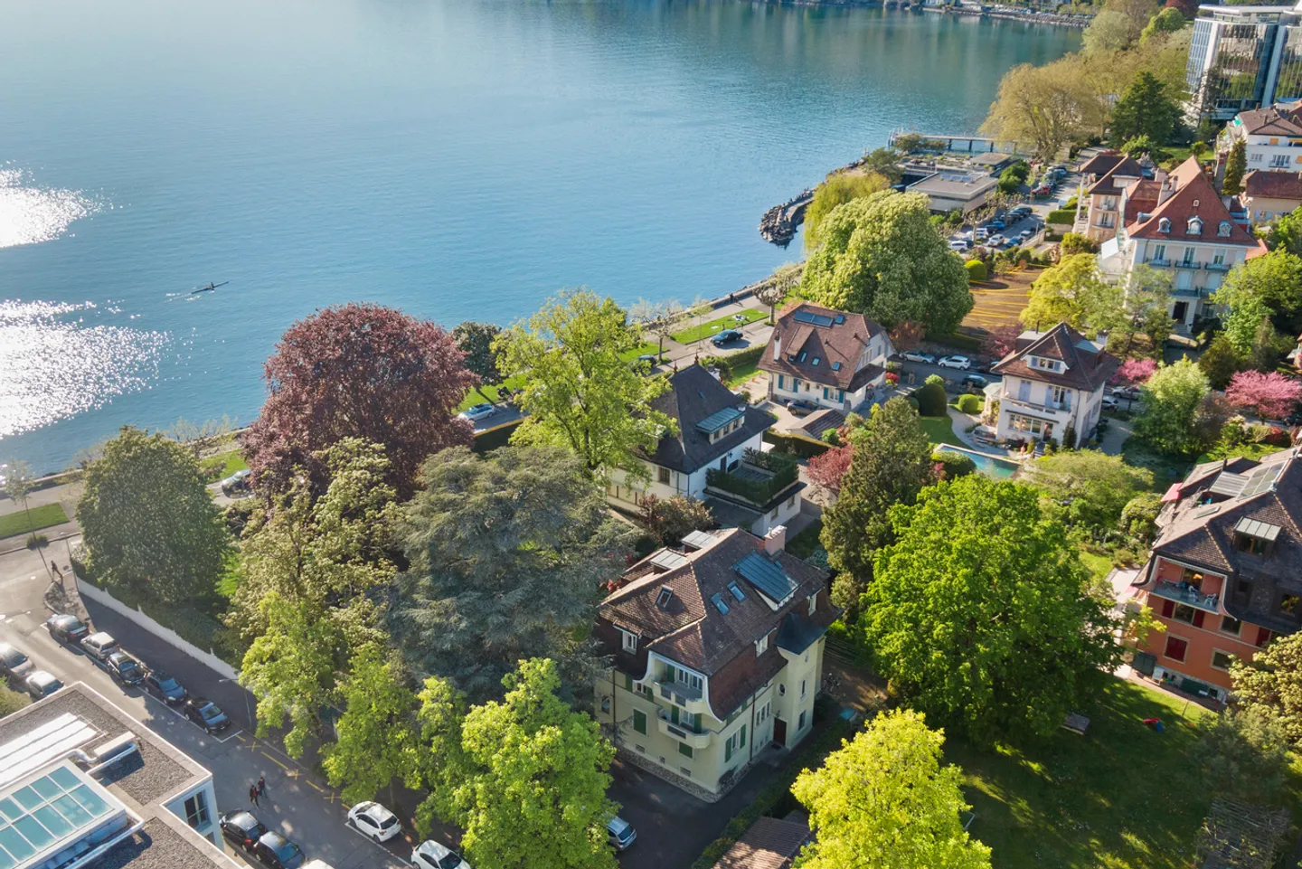 FRONTE LAGO! Bellissimo appartamento, ambiente idilliaco - Foto 2 di 8