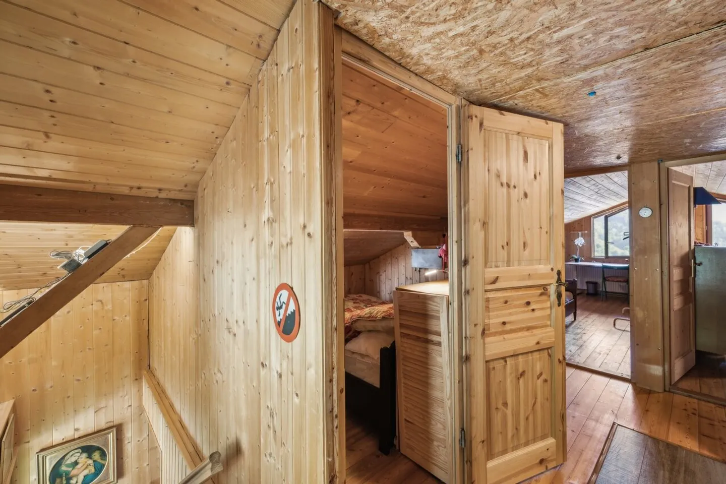 Chalet familial ensoleillé à Bex avec parcelle constructible - Photo 13 sur 13