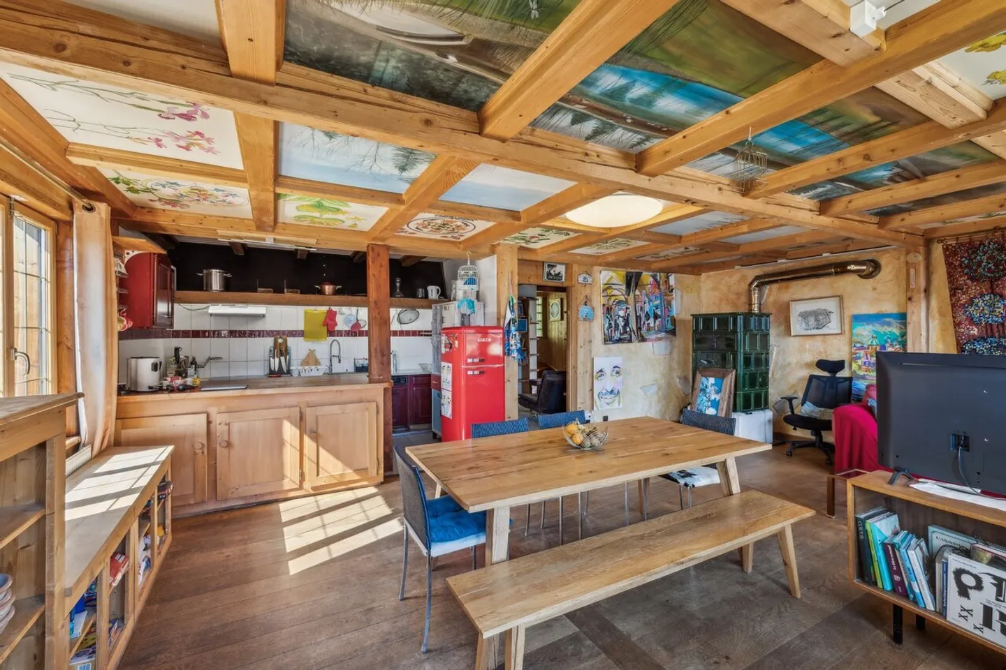 Chalet familial ensoleillé à Bex avec parcelle constructible - Photo 7 sur 13