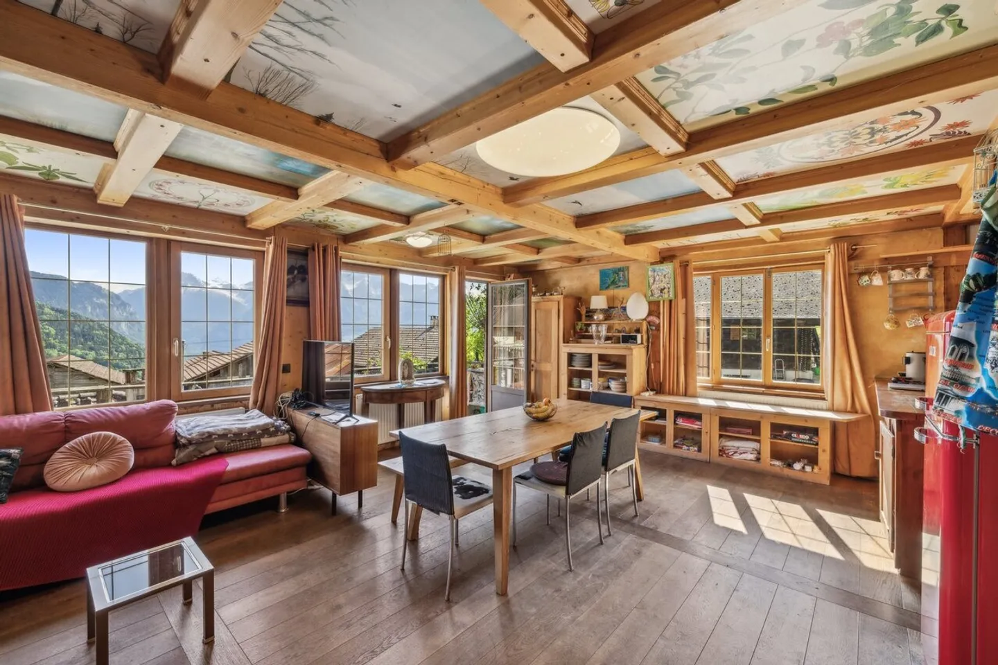 Chalet familial ensoleillé à Bex avec parcelle constructible - Photo 8 sur 13