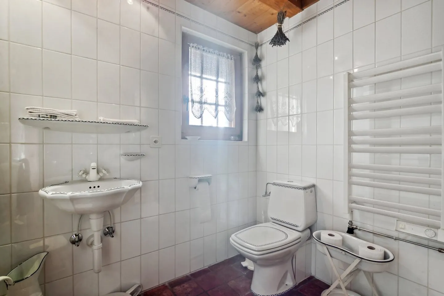 Sumptuous Authentic Chalet Southwest Orientation - Photo 11 of 13